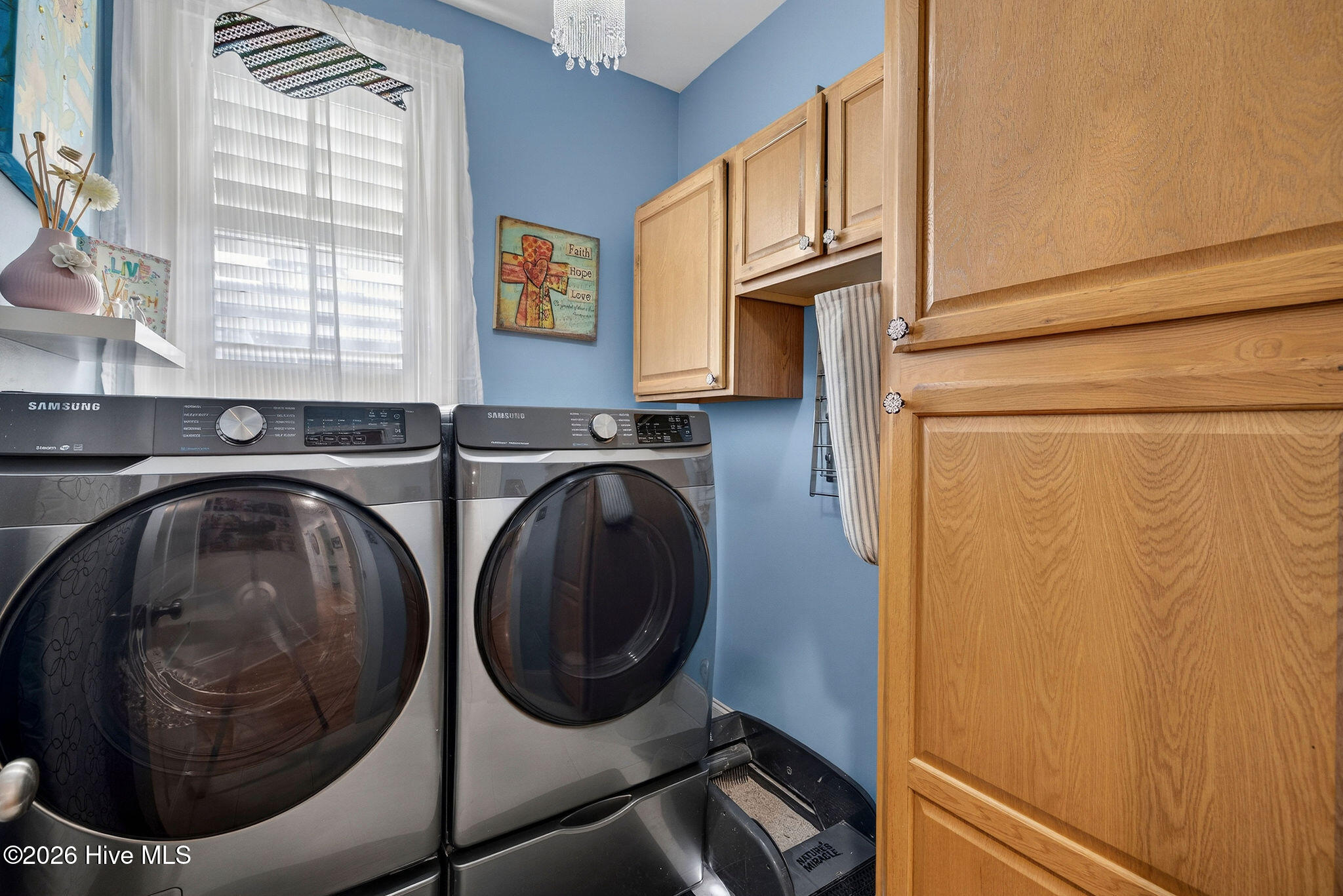 100547469 | Photo 24