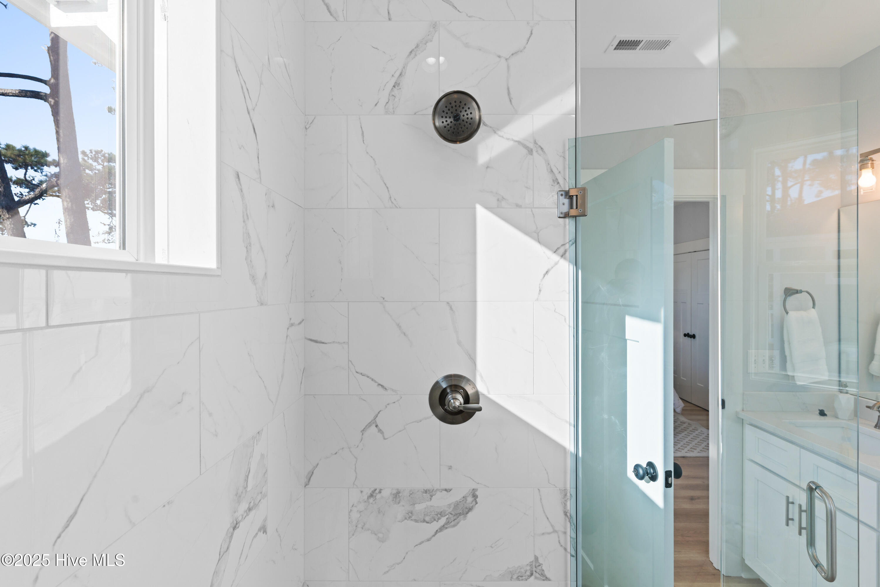 100545556 | Photo 46