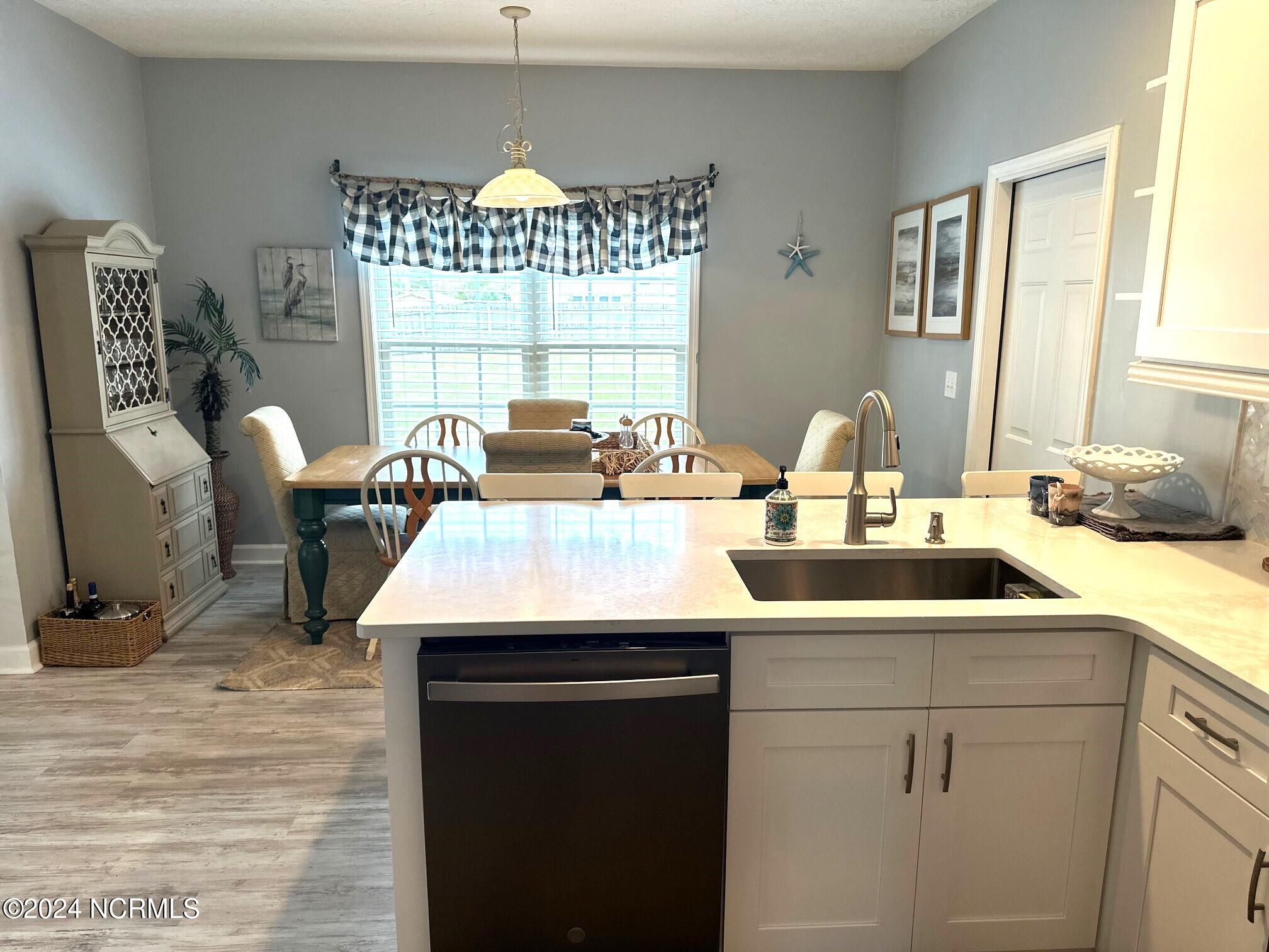 100551798 | Photo 11