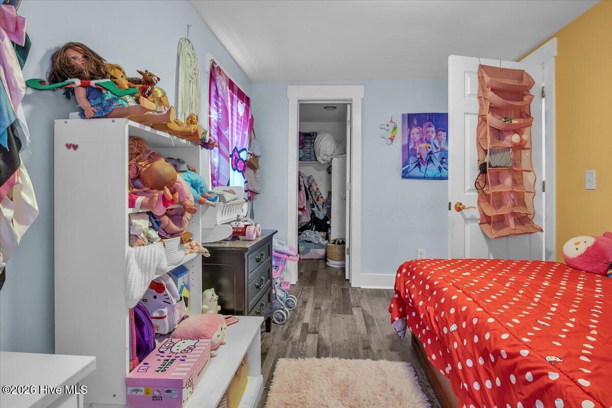 100548793 | Photo 33