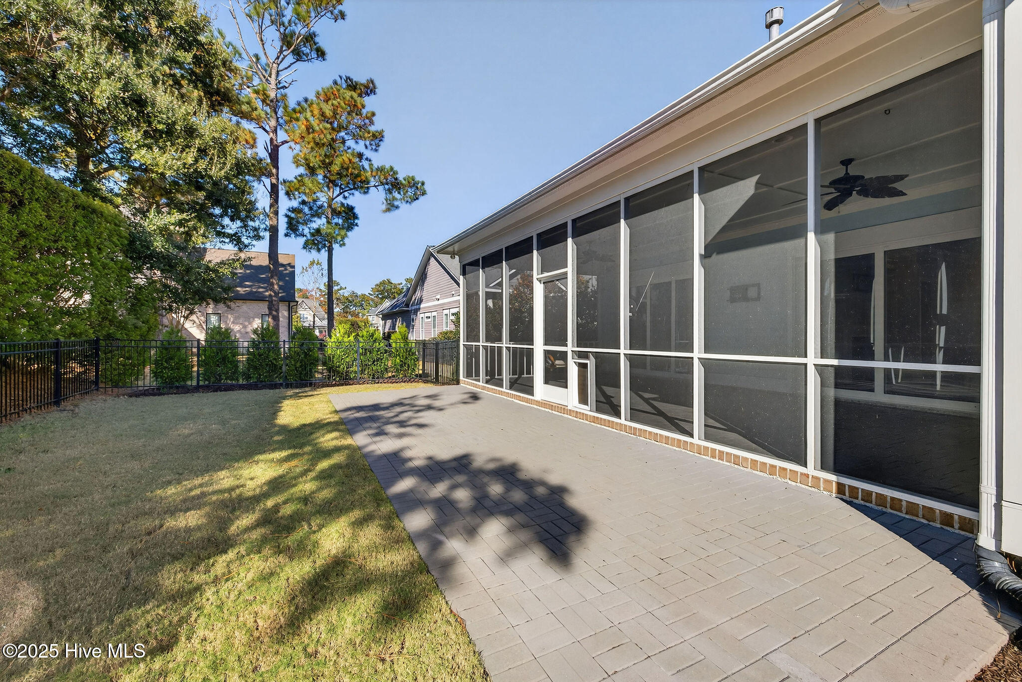 100559766 | Photo 70