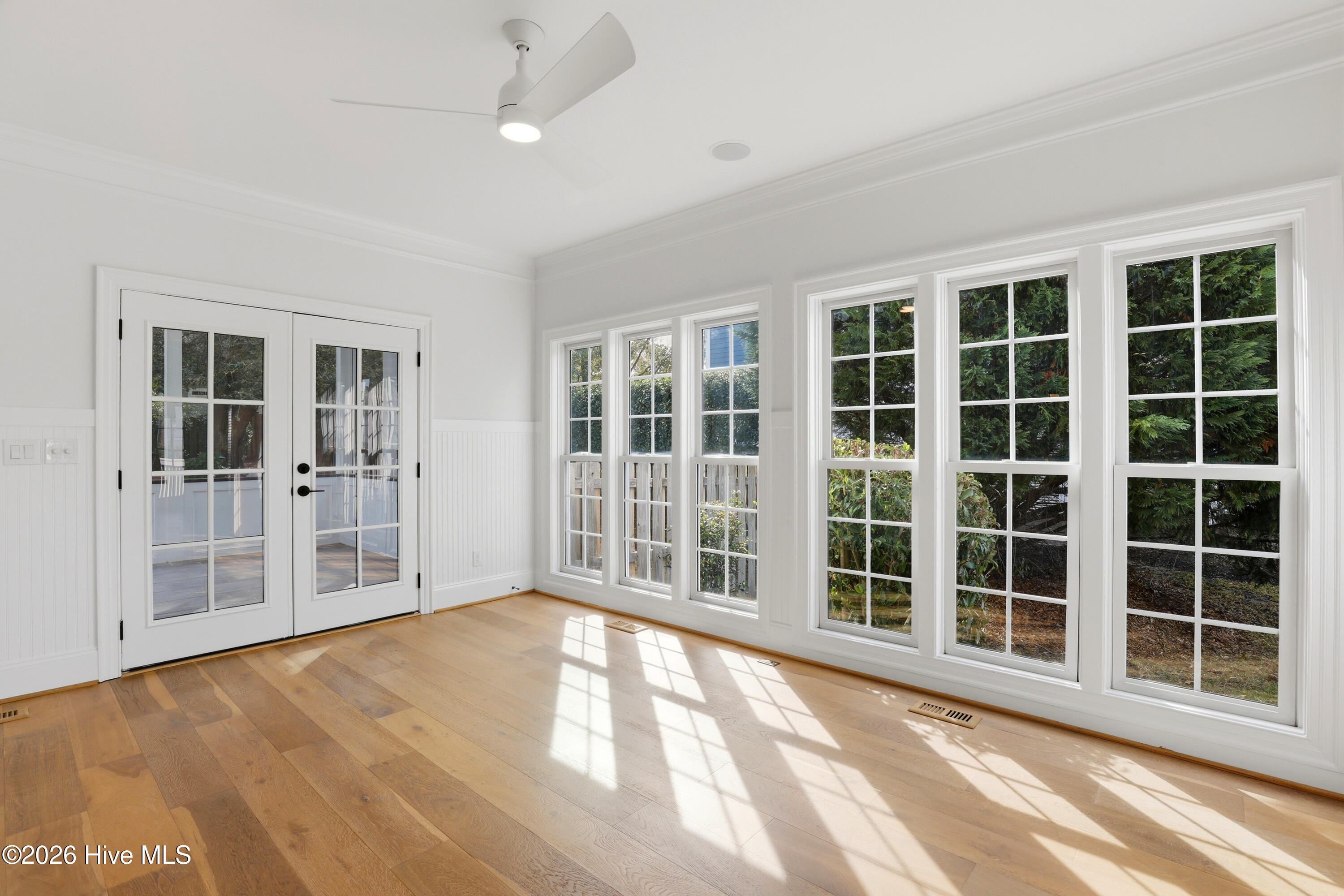 100562697 | Photo 46