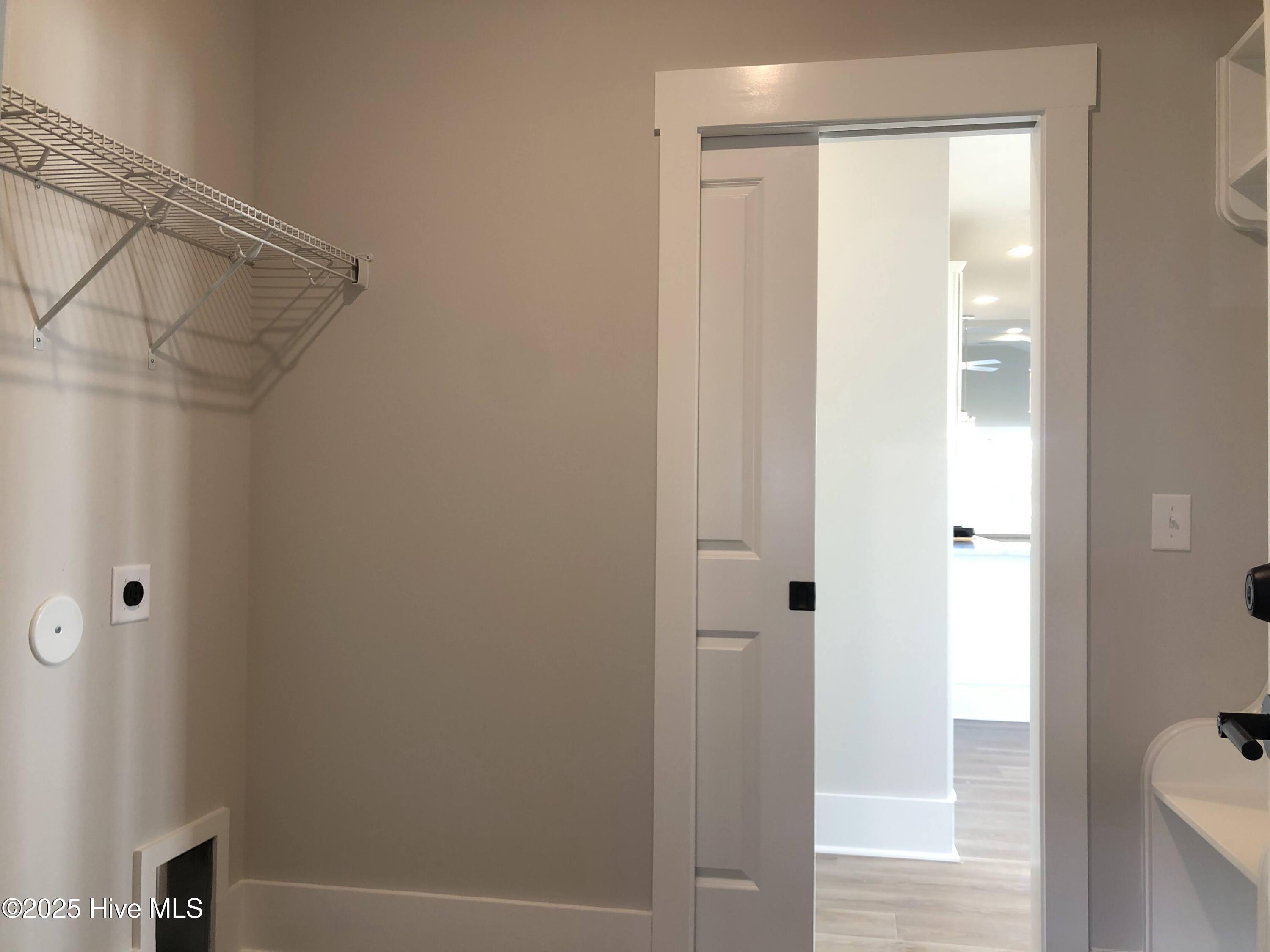 100492492 | Photo 15