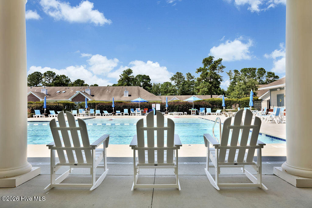 100565285 | Photo 51