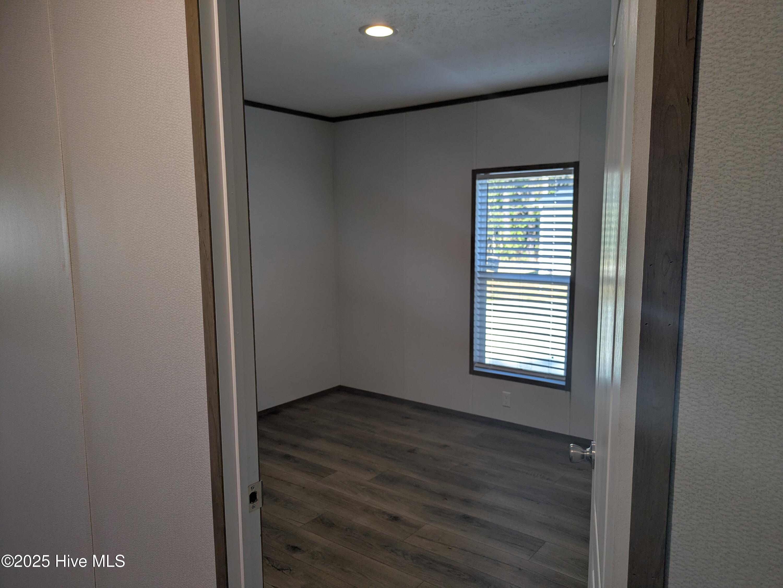 100528493 | Photo 11