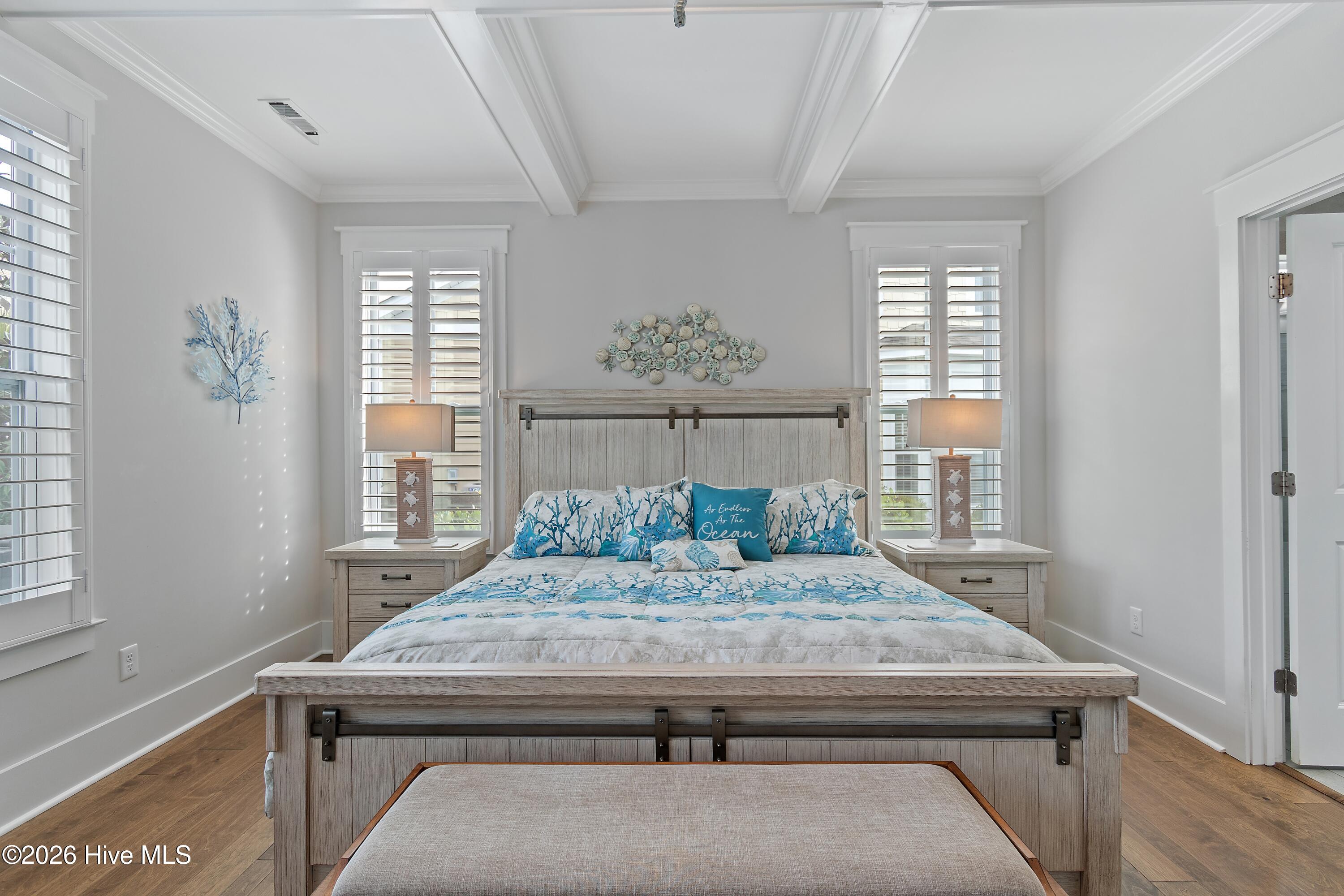 100561282 | Photo 32