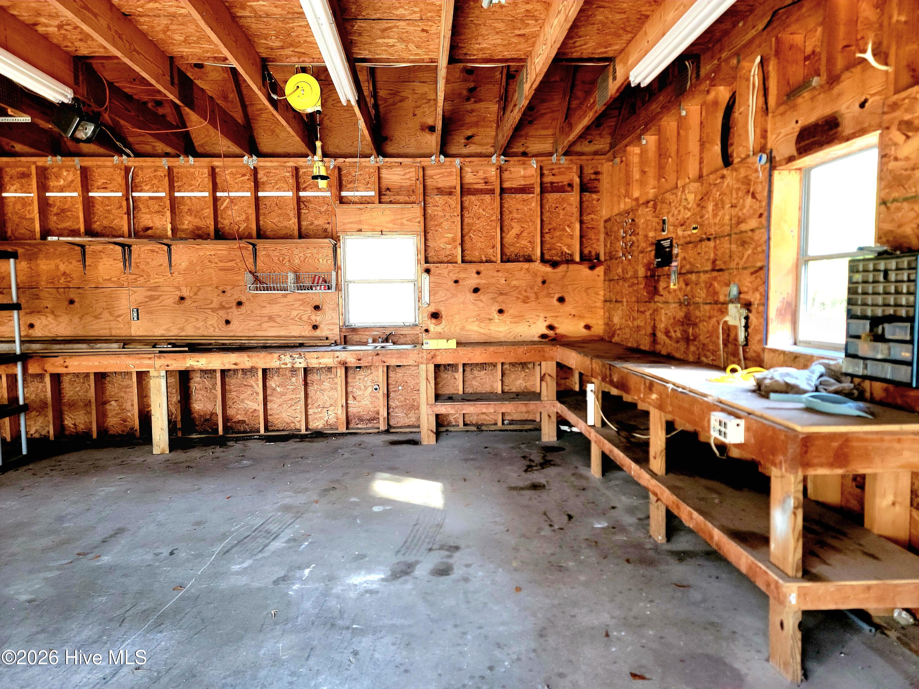 100551127 | Photo 16