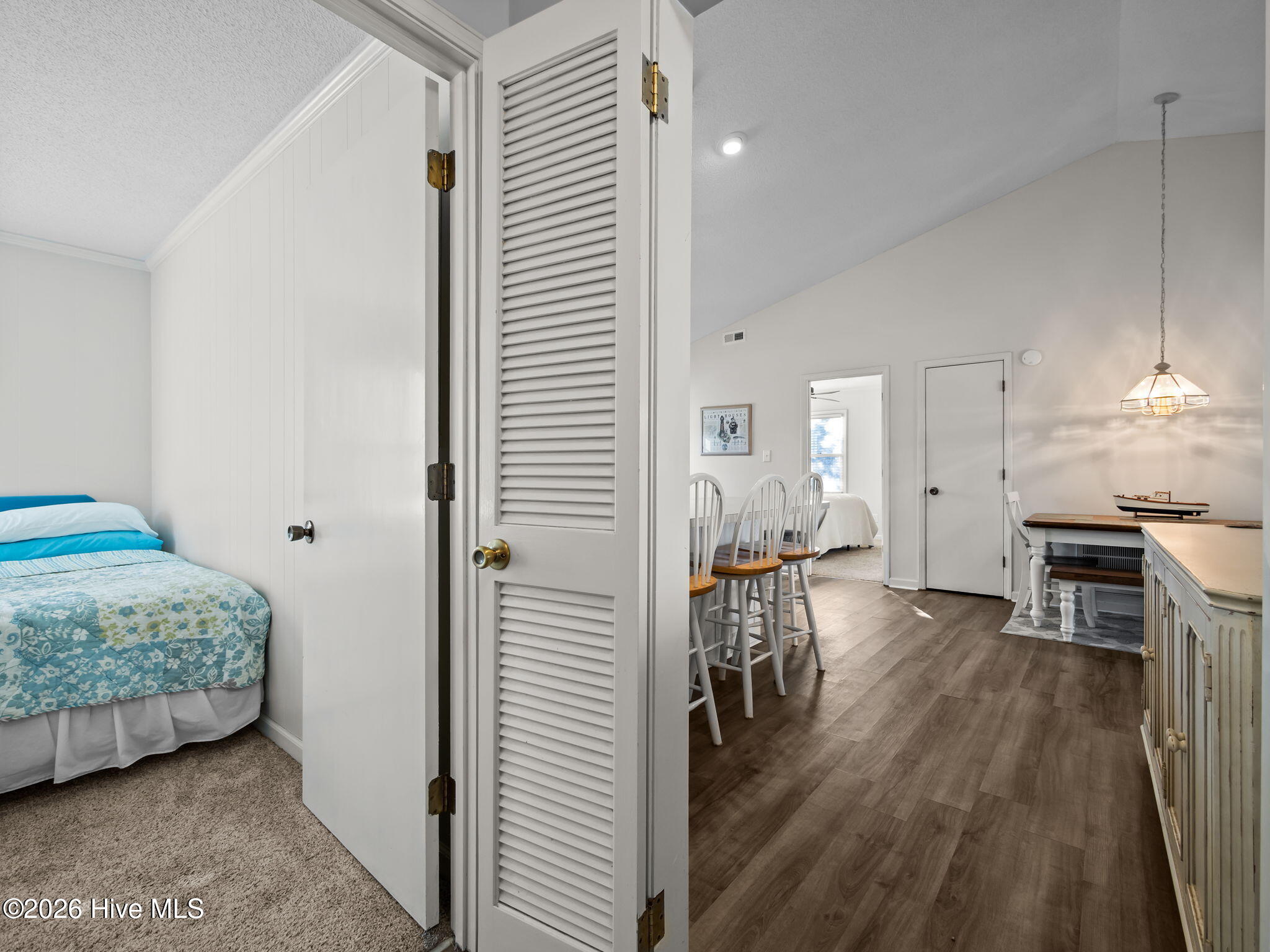 100551194 | Photo 42