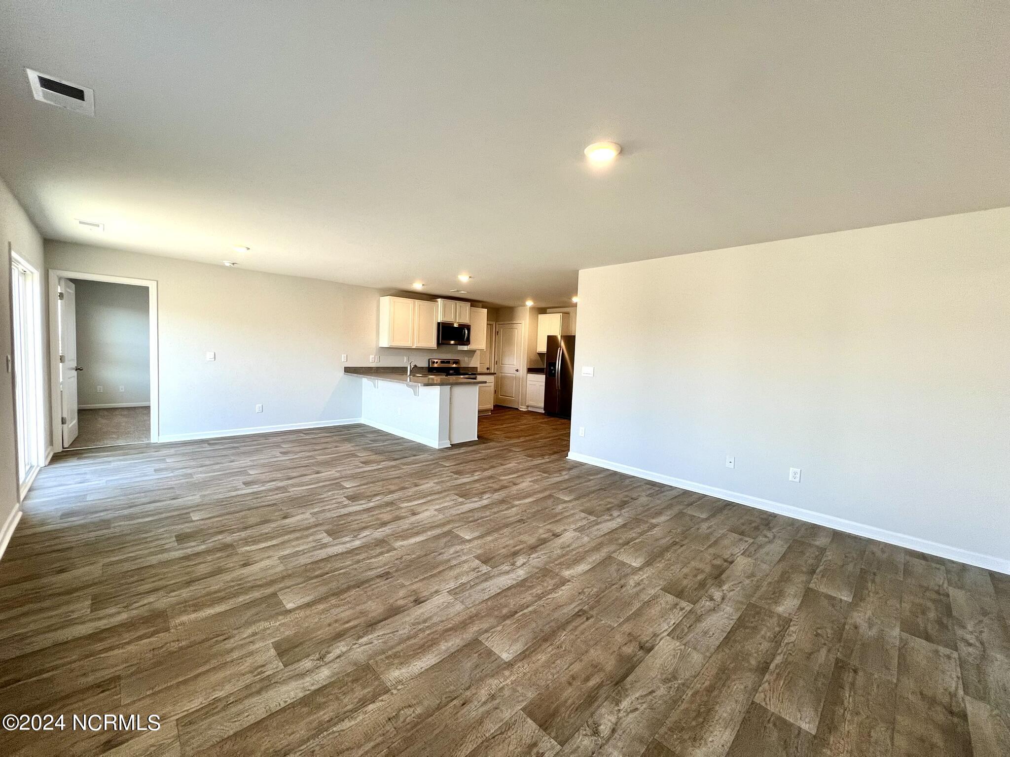 100565972 | Photo 11