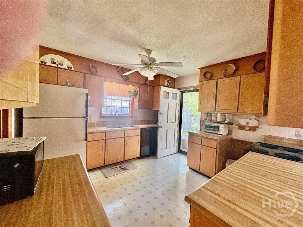 Photo 4 of Single family home for sale at 1005 Tara Ave, Savannah, GA 31410 | MLS# SA355932 | Listing updated on 2026-10-08
