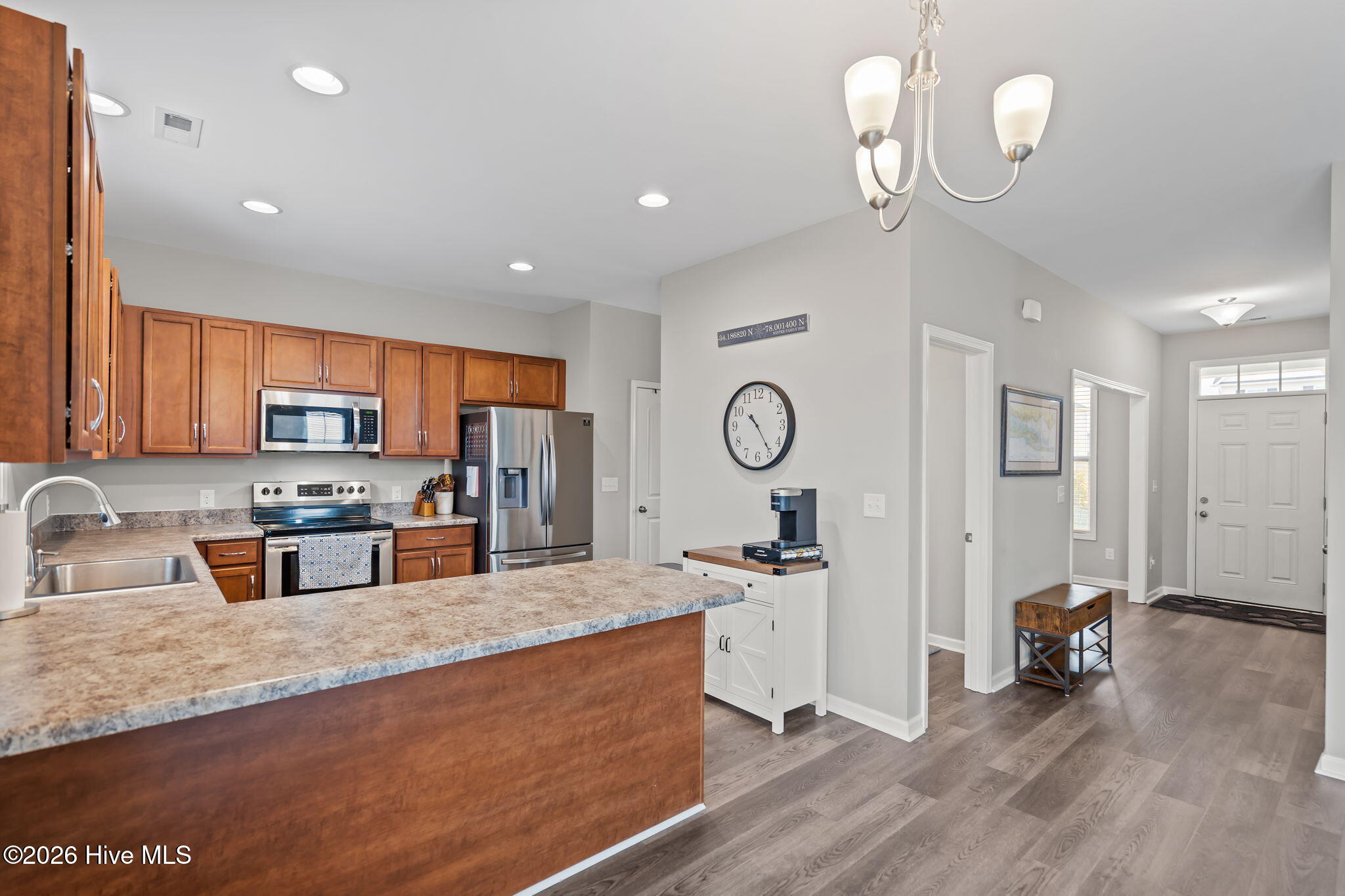 100555693 | Photo 11