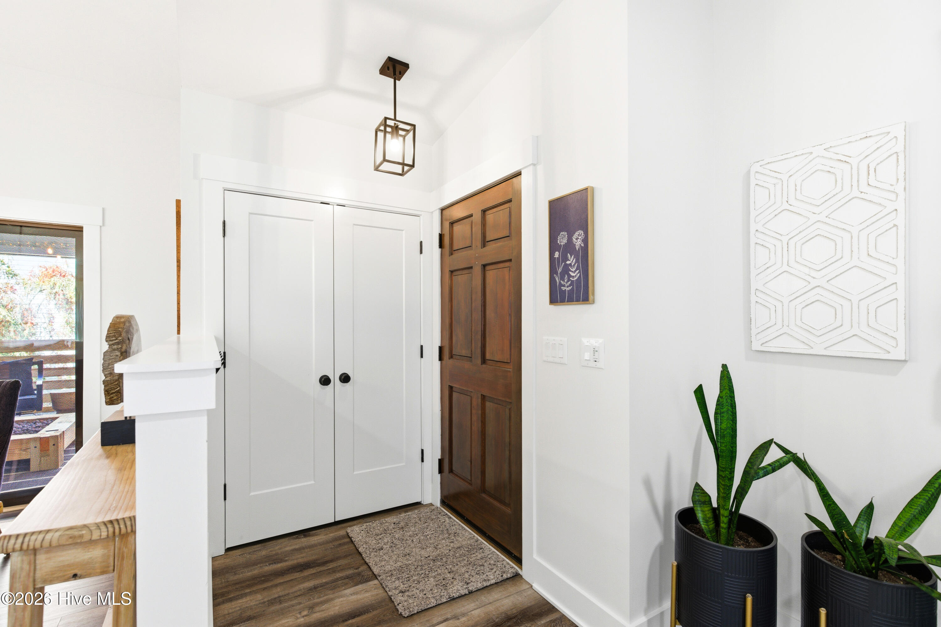 100564276 | Photo 11