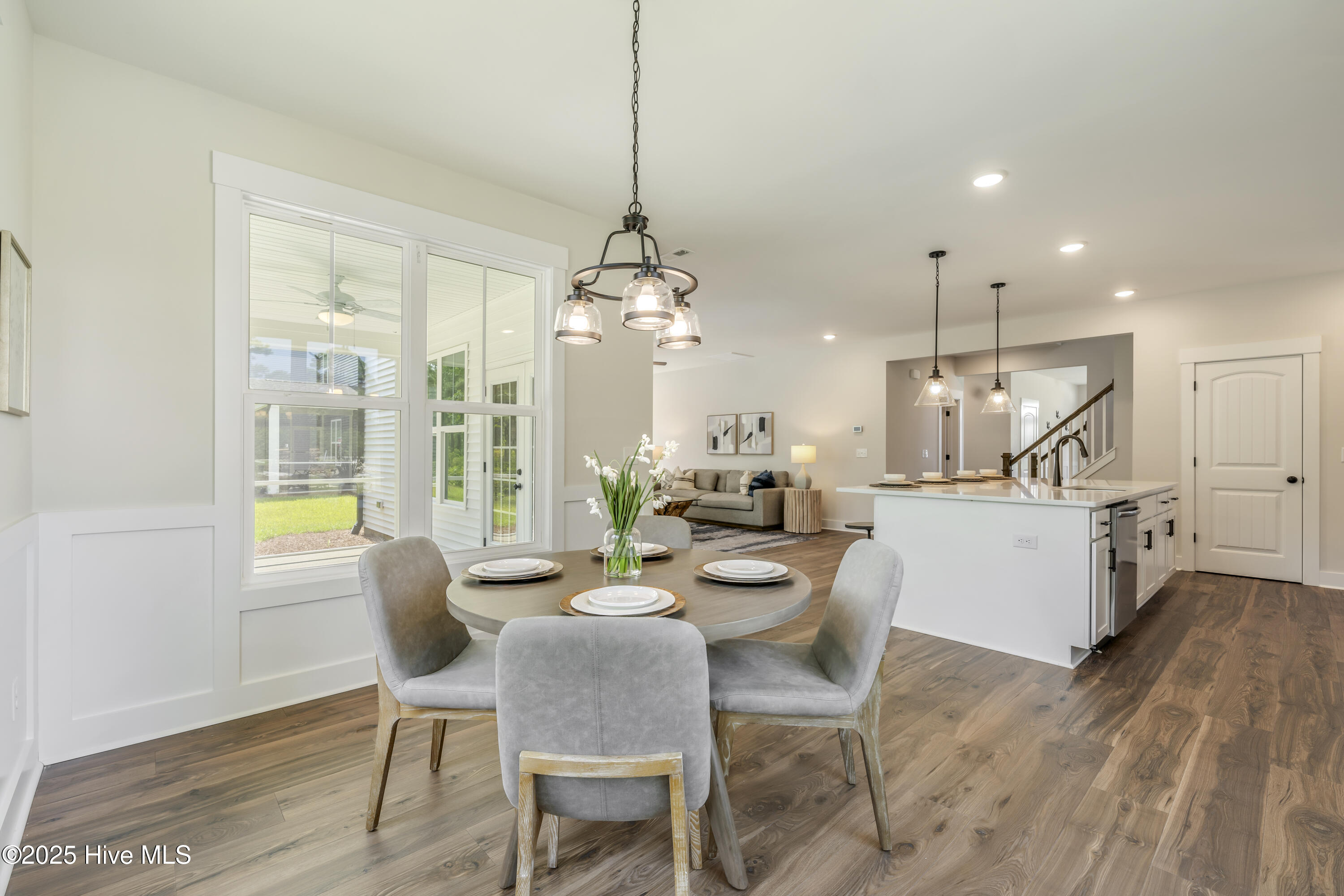 100500243 | Photo 23