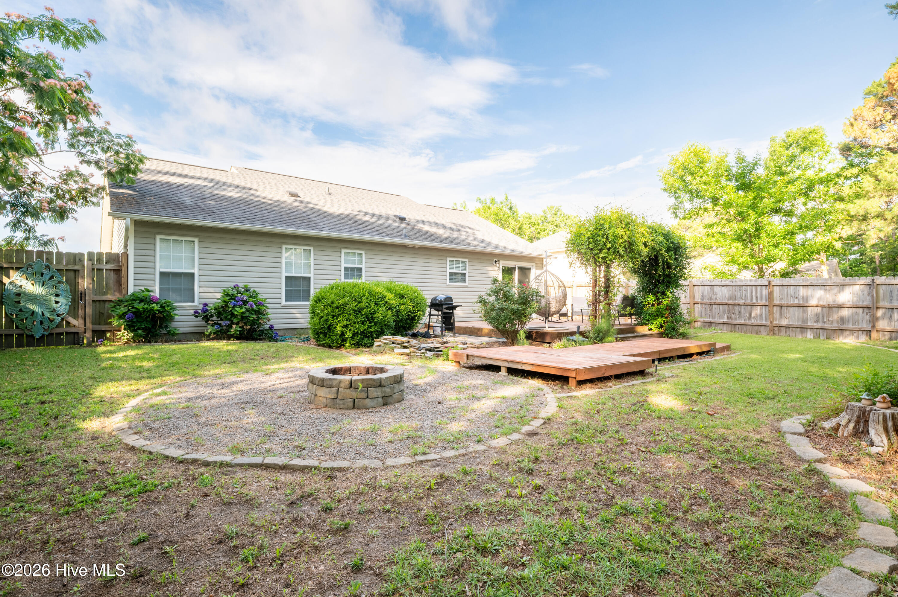 100553857 | Photo 21