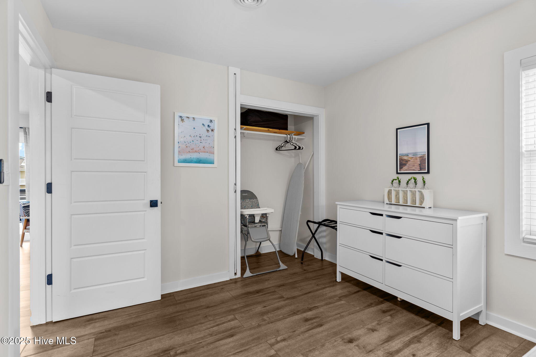 100526073 | Photo 35