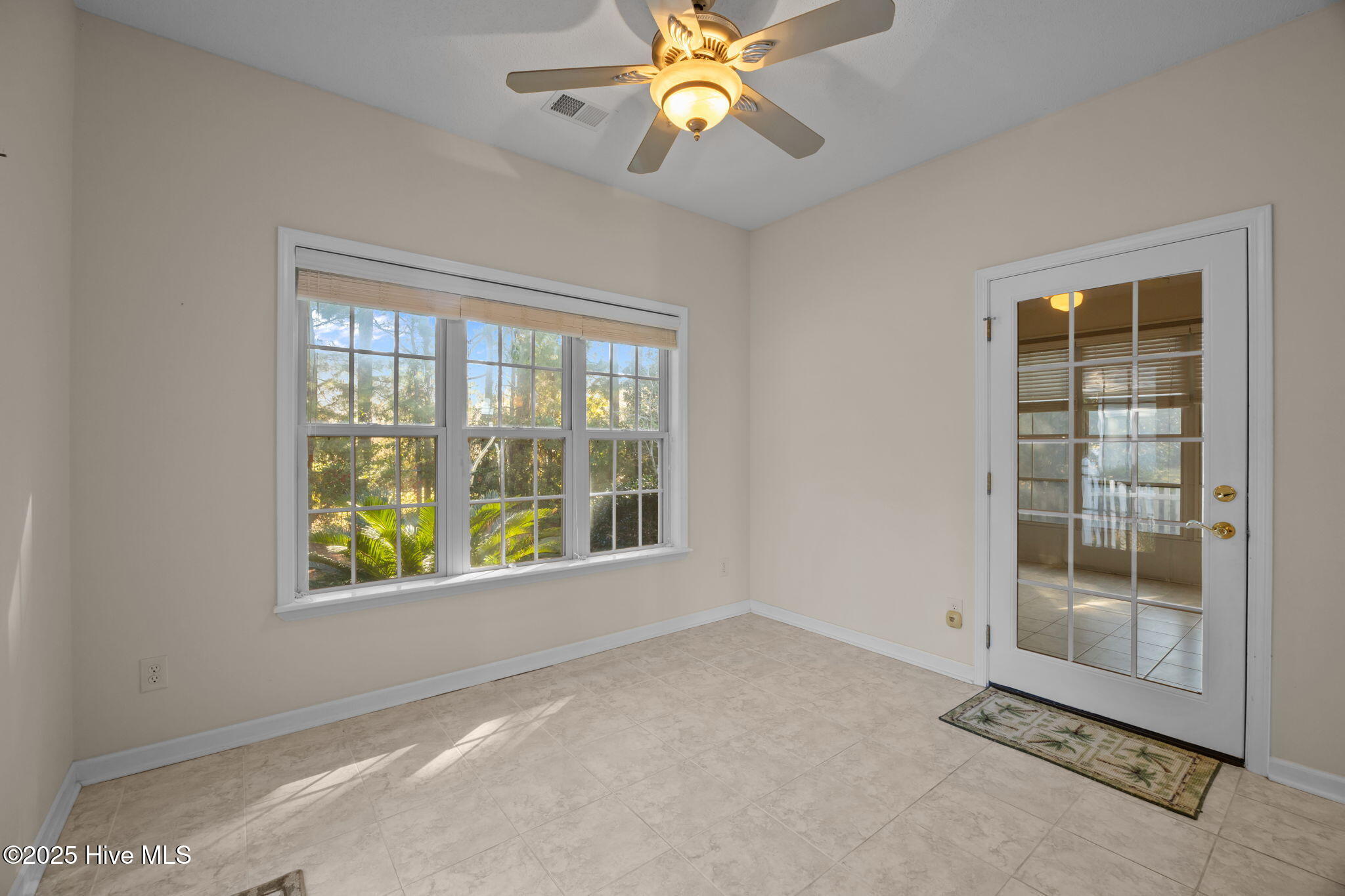 100539449 | Photo 10