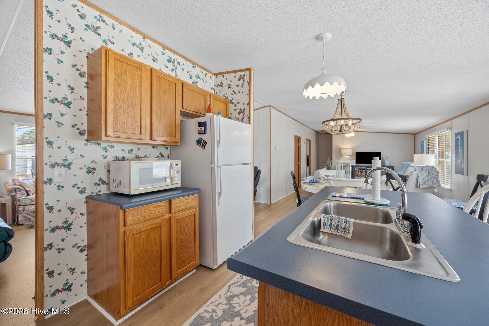 100566757 | Photo 21