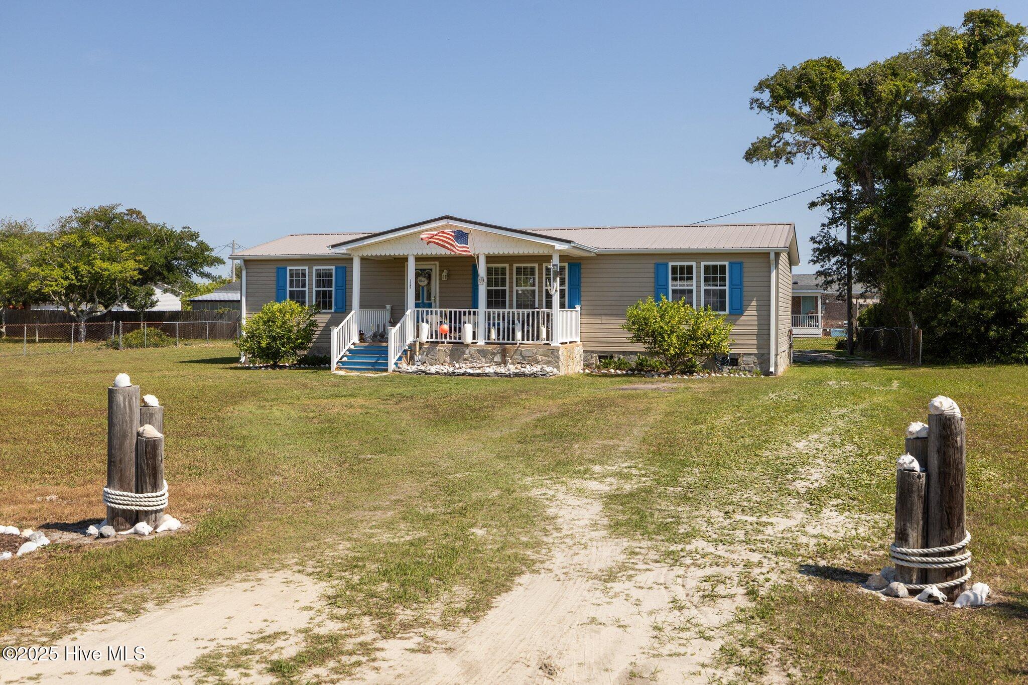 139 Diamond City Drive, Harkers Island, NC, 28531