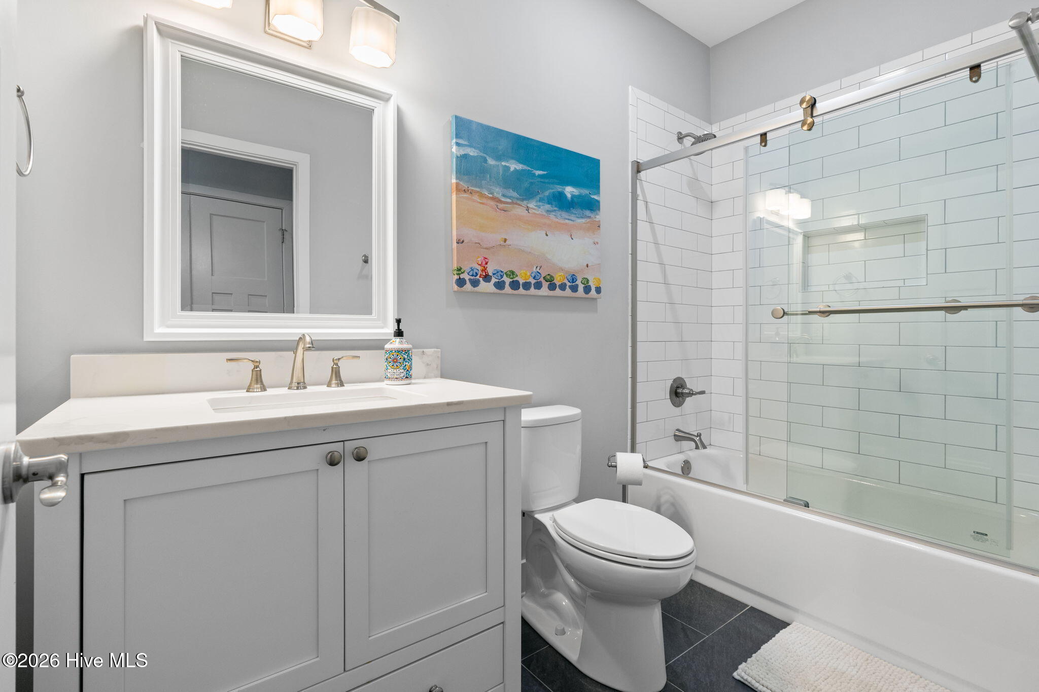 100568020 | Photo 24