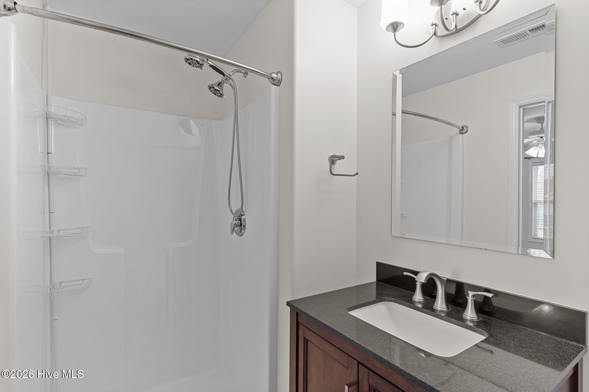 100563070 | Photo 37