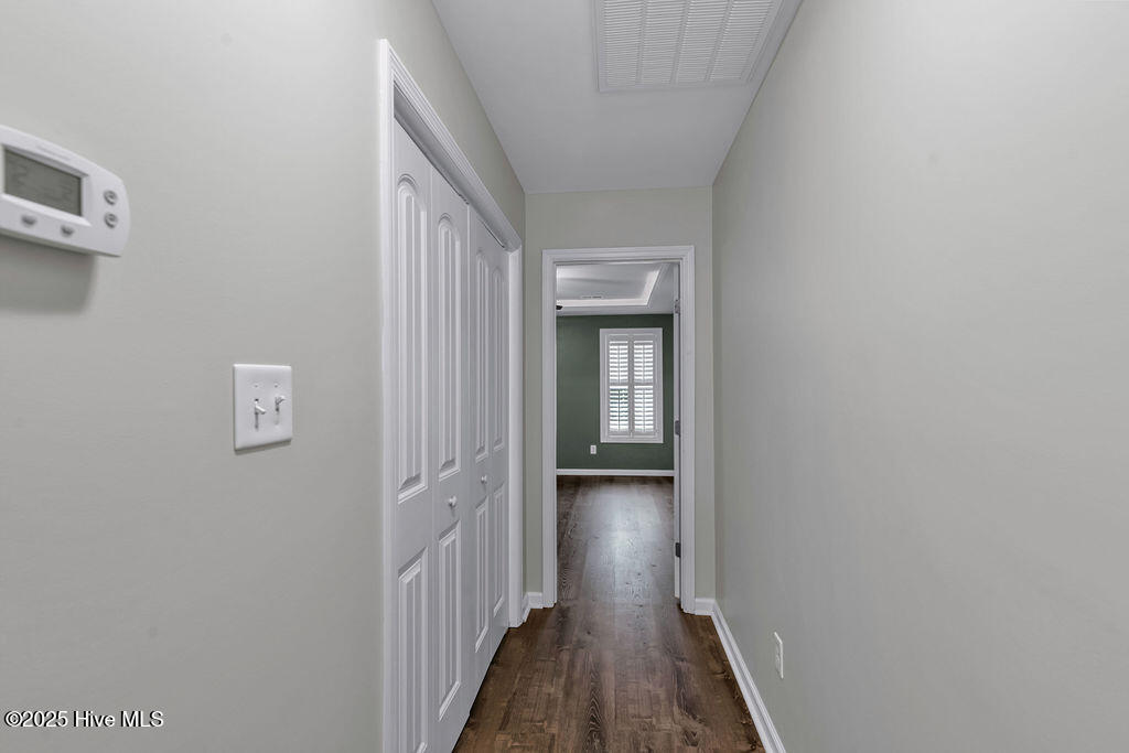 100540193 | Photo 18