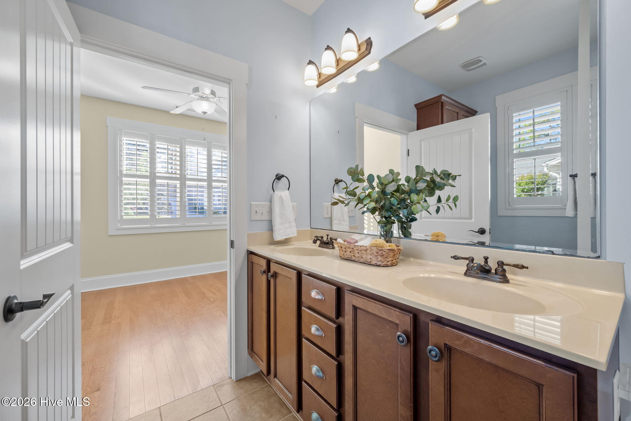 100569497 | Photo 35