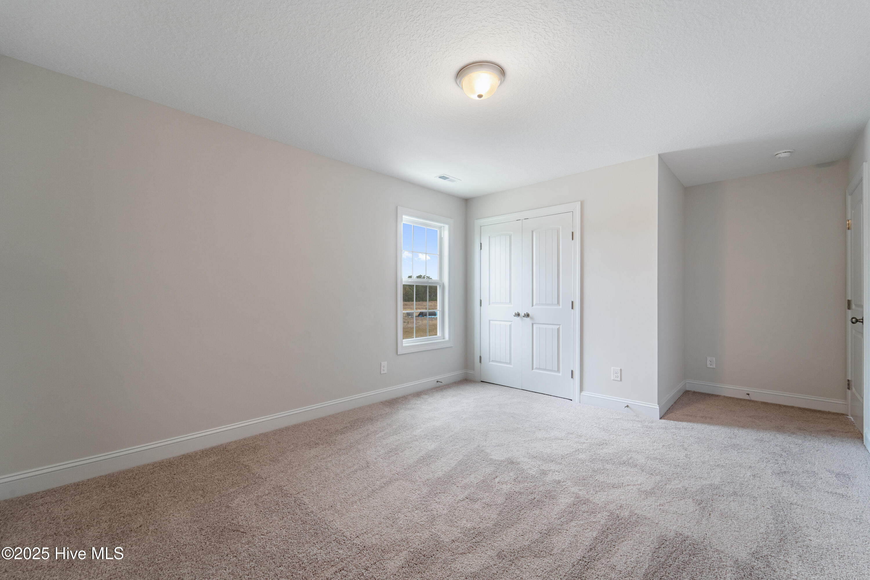 100502938 | Photo 27