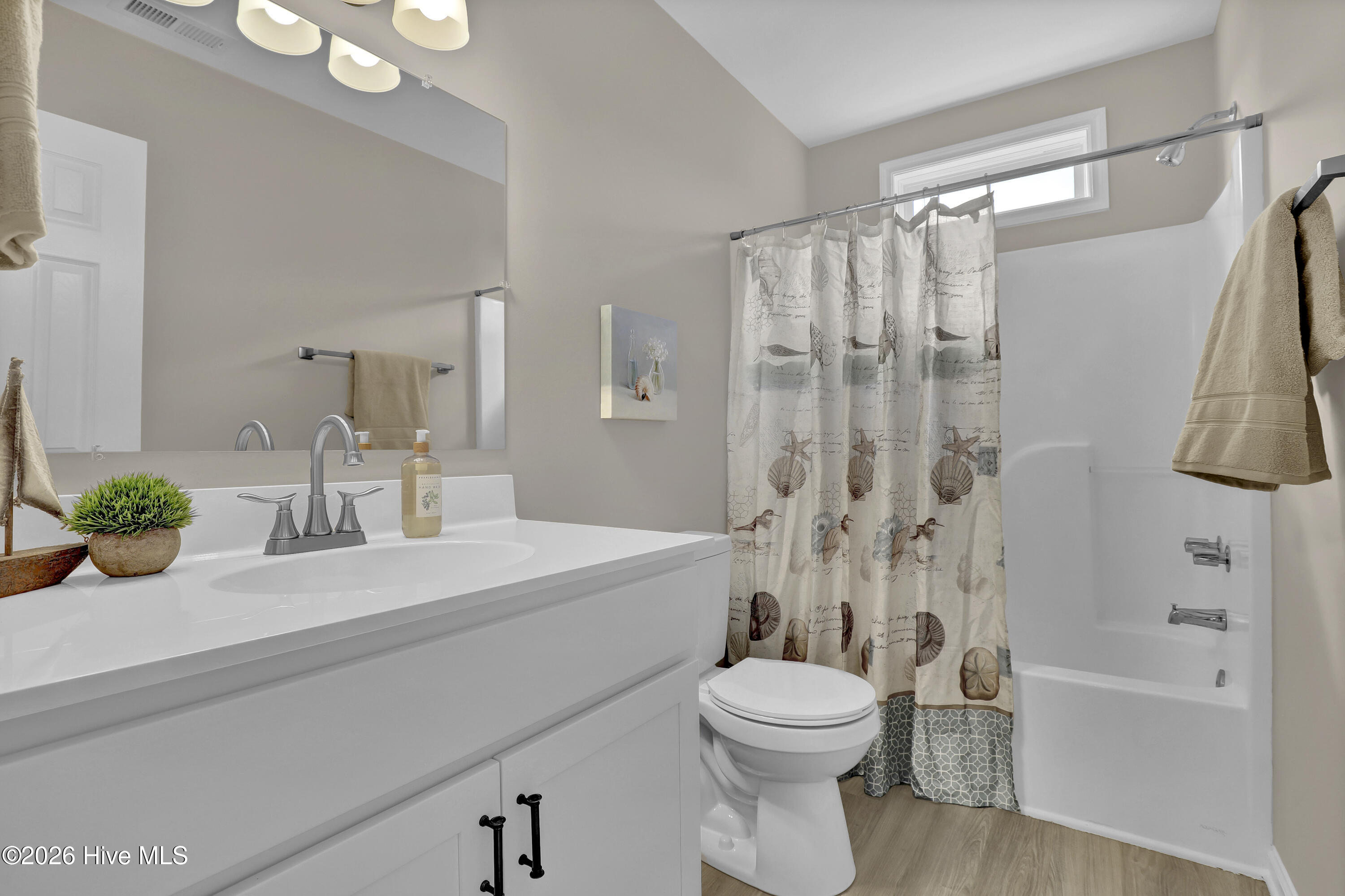 100556973 | Photo 21