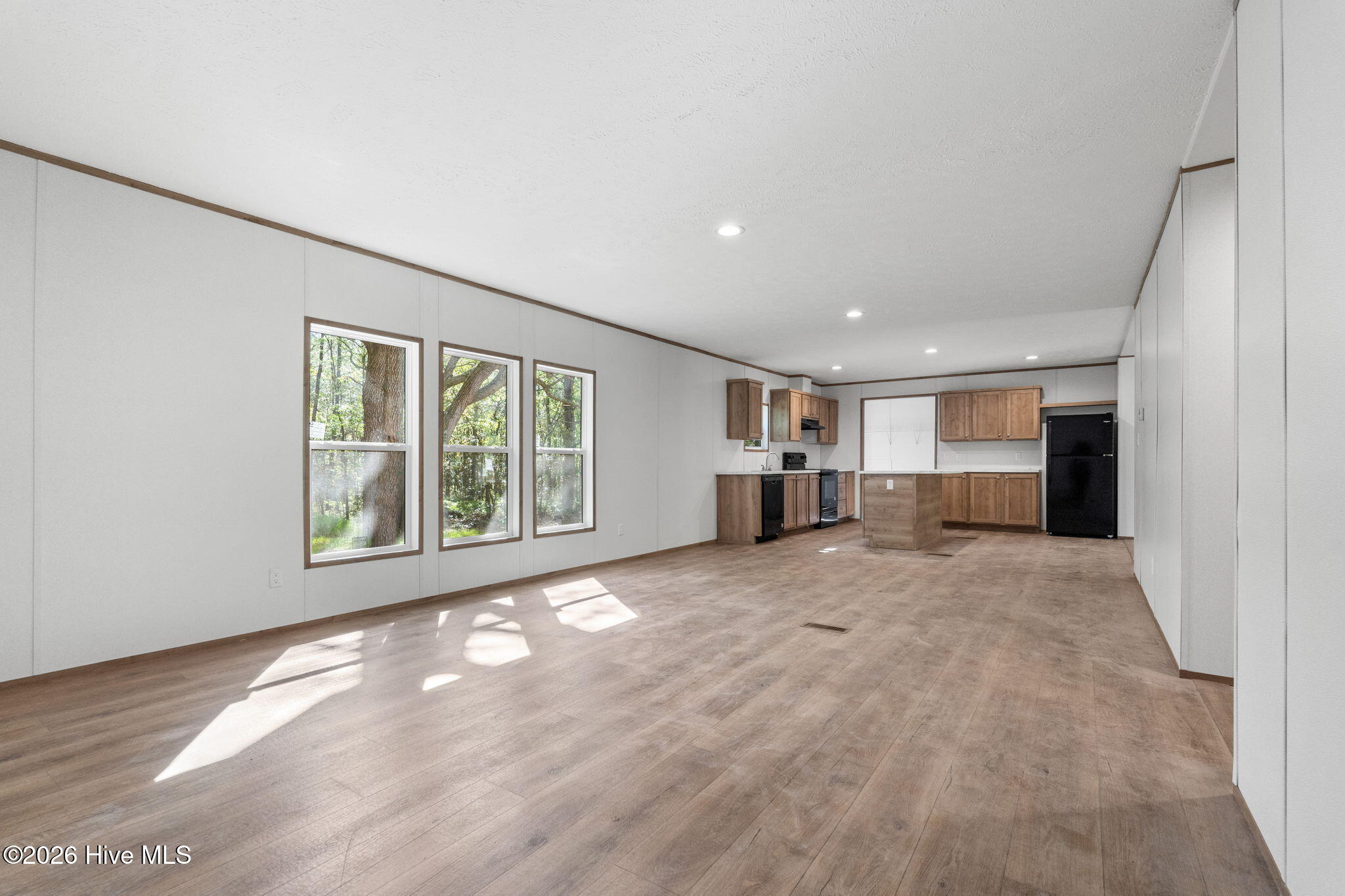 100569950 | Photo 46