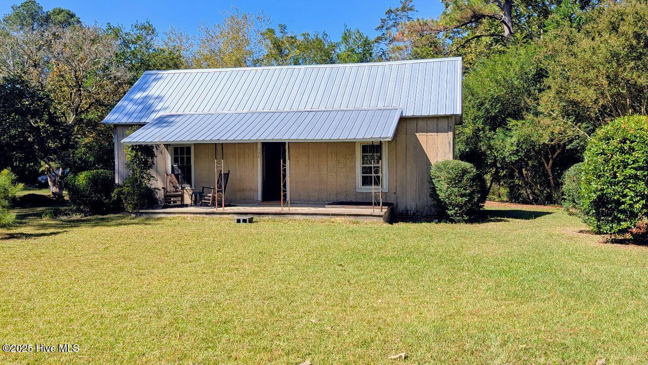 Homes for sale in Aberdeen, NC | 304 Domino Dr, Aberdeen, NC 28315 | MLS# 100536925