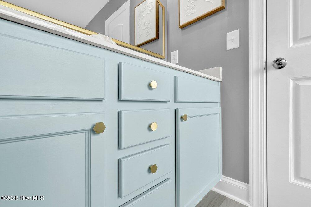 100565663 | Photo 28