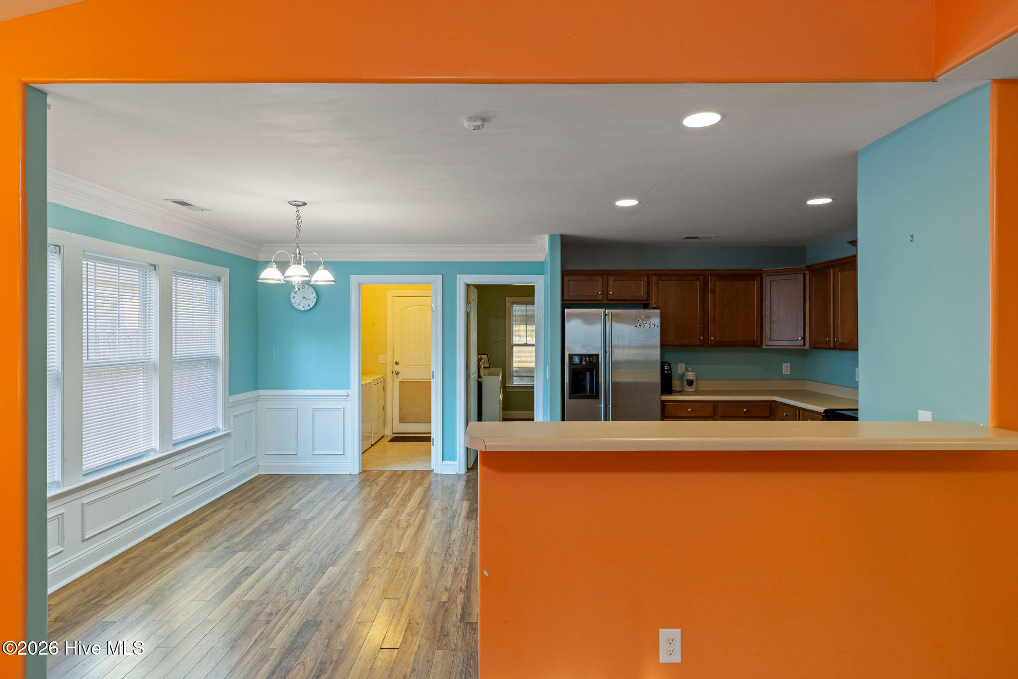 100548212 | Photo 15