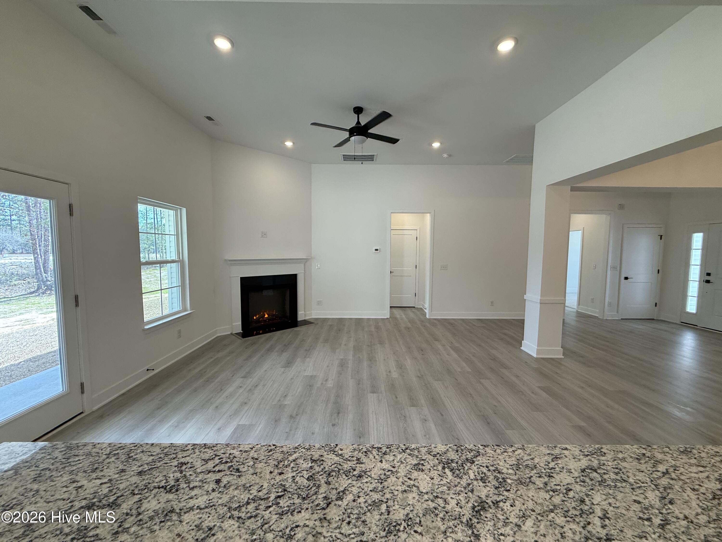 100546686 | Photo 27