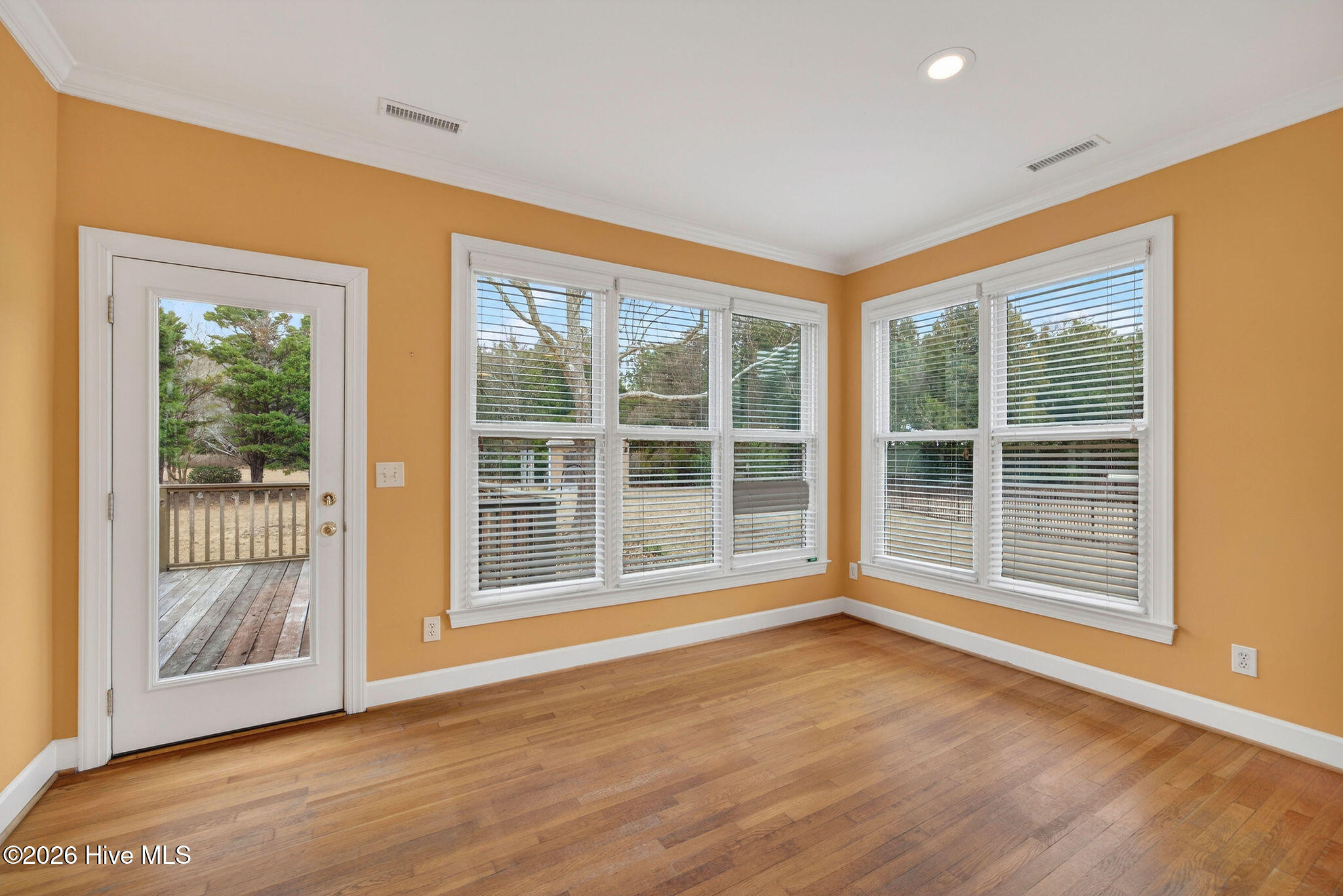 100551519 | Photo 21