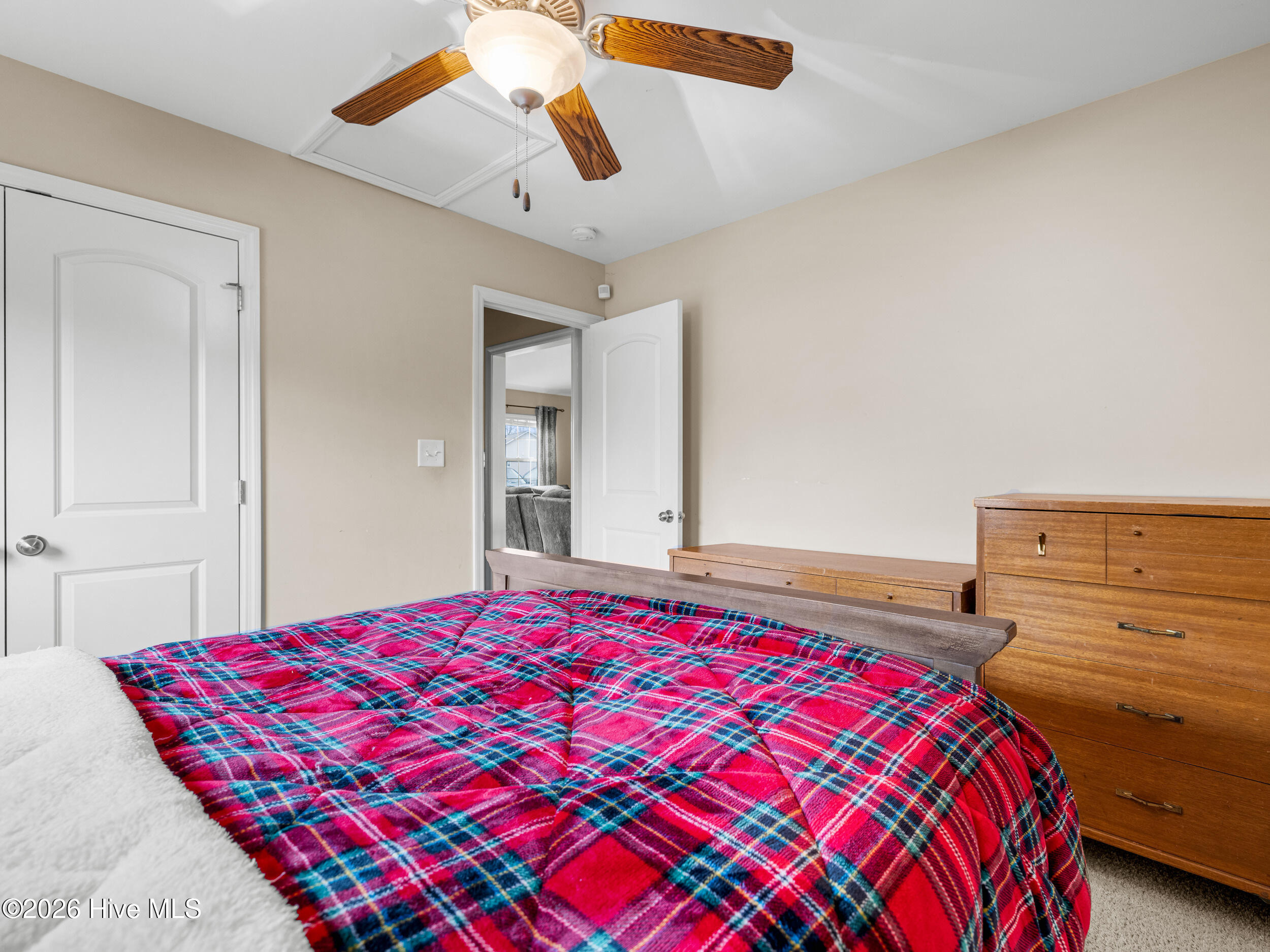 100552260 | Photo 26