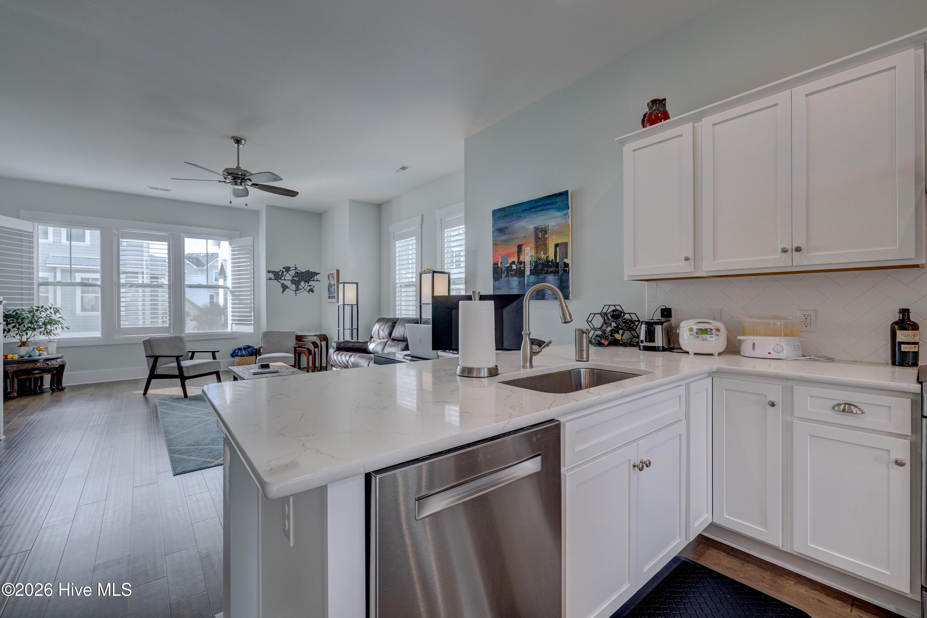 100561022 | Photo 21