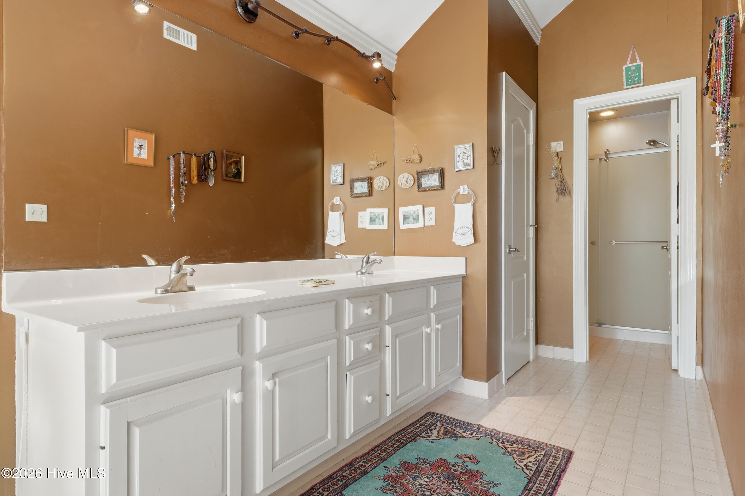 100561929 | Photo 12