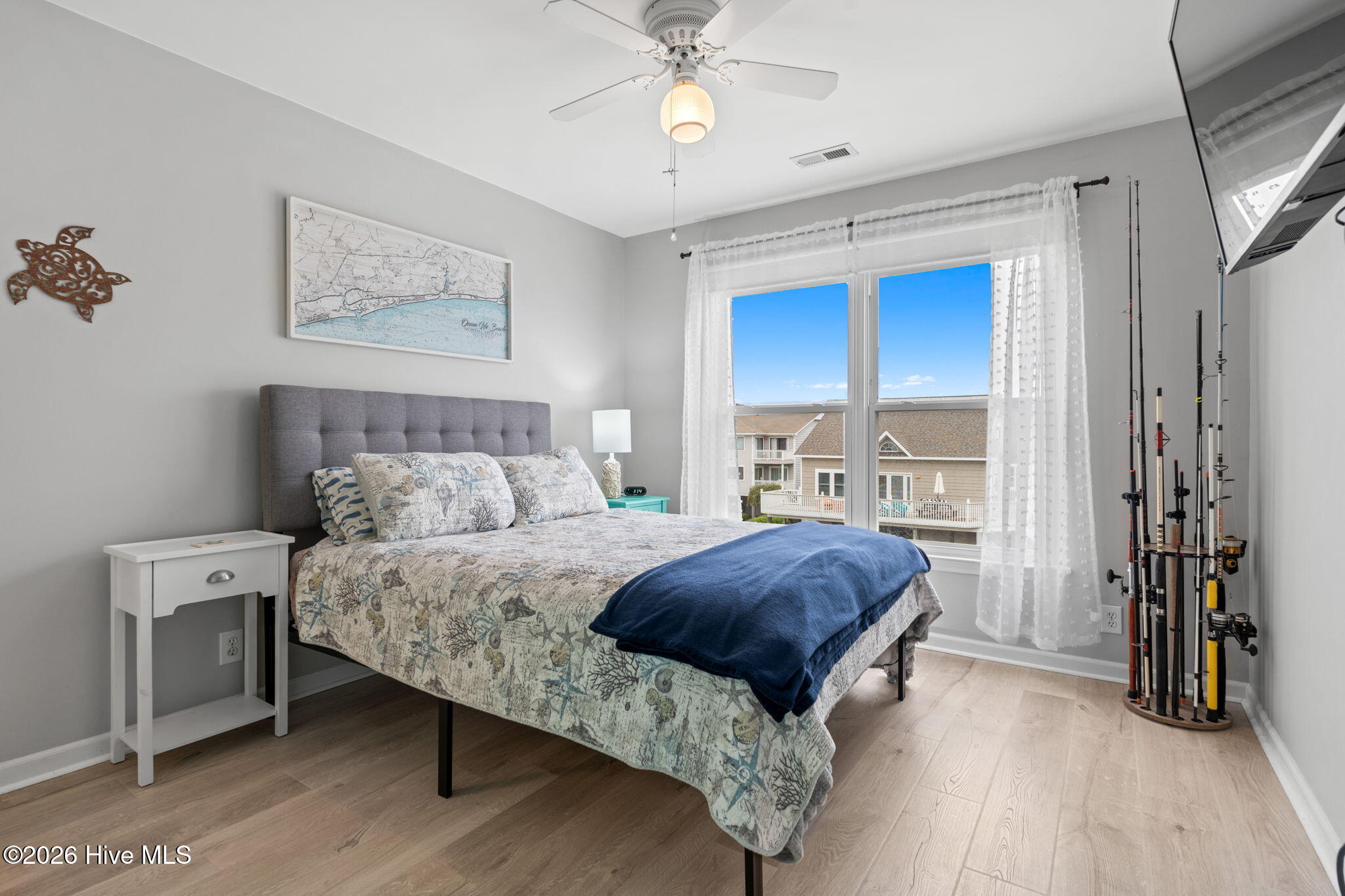 100565933 | Photo 30