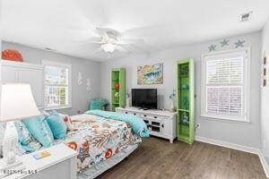 100566910 | Photo 23