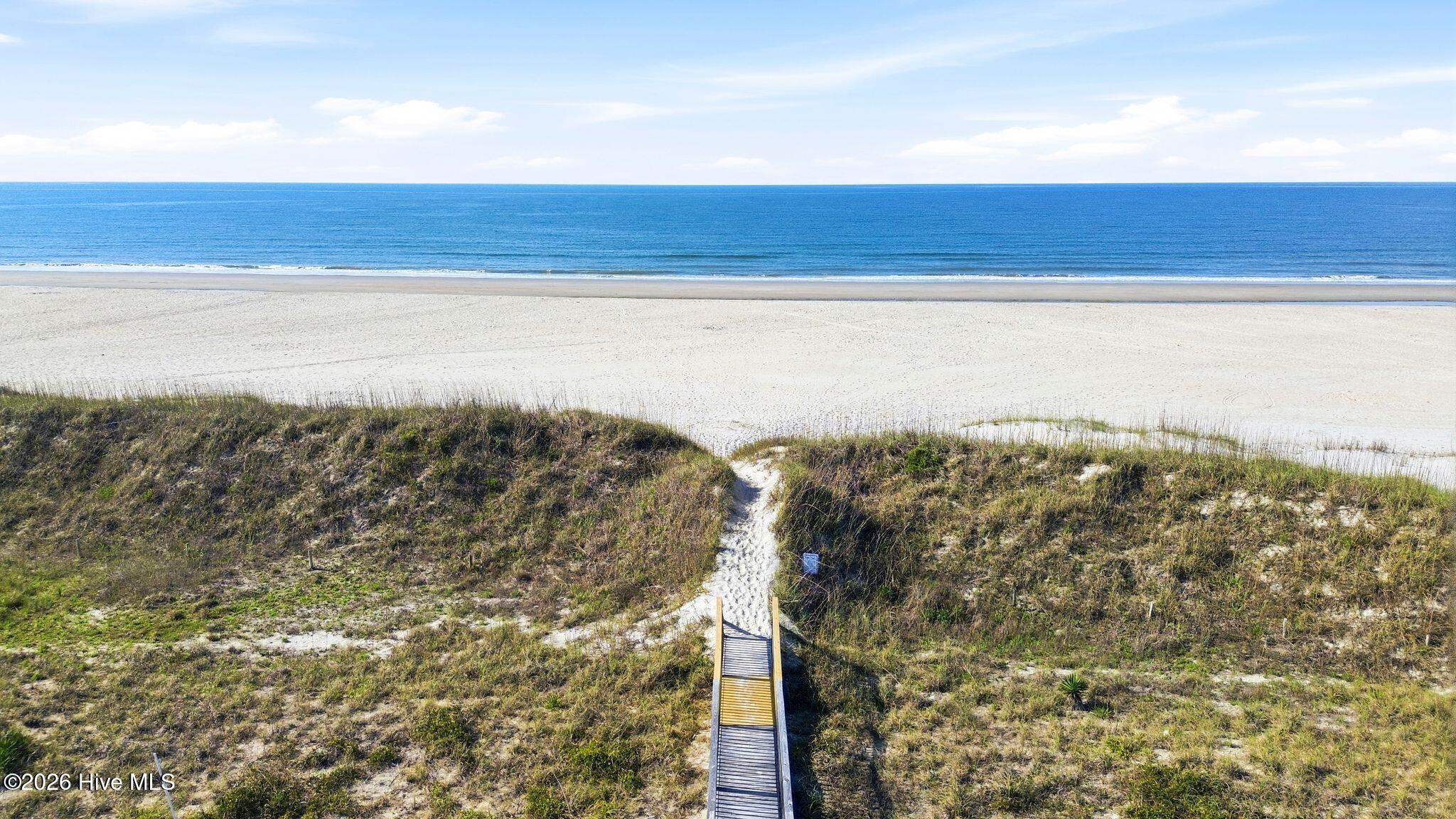 100565841 | Photo 33