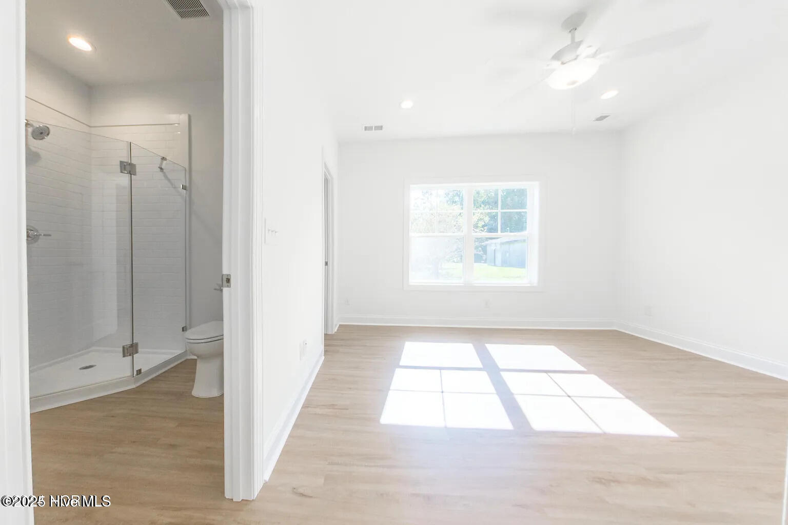 100528909 | Photo 11