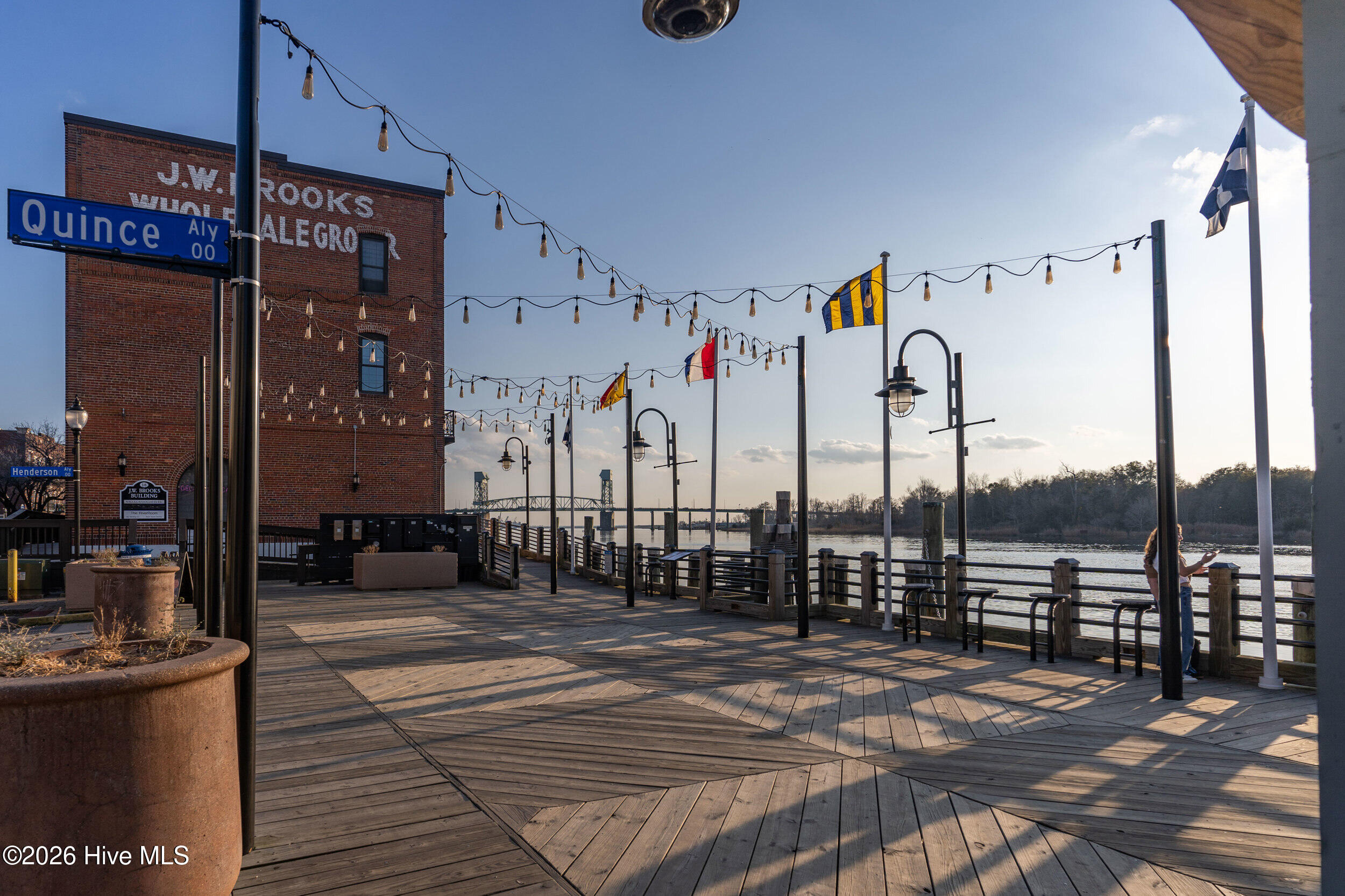 100551932 | Photo 34