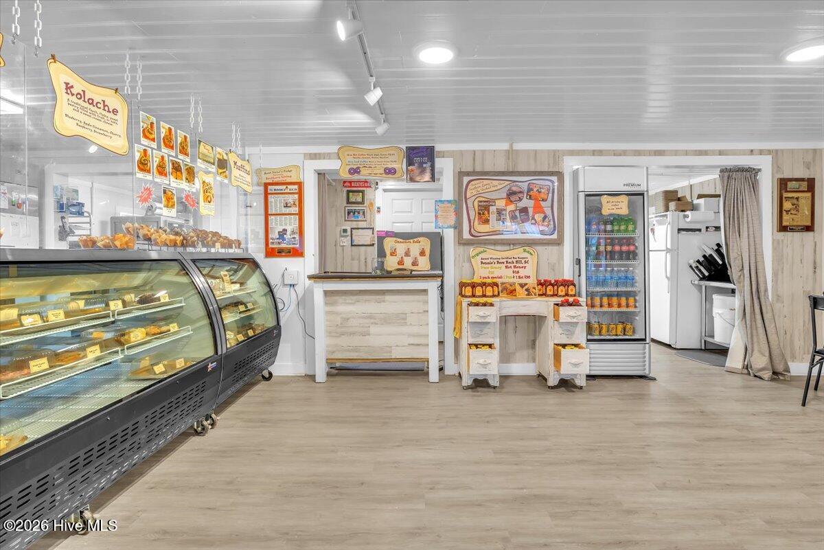 100551902 | Photo 11