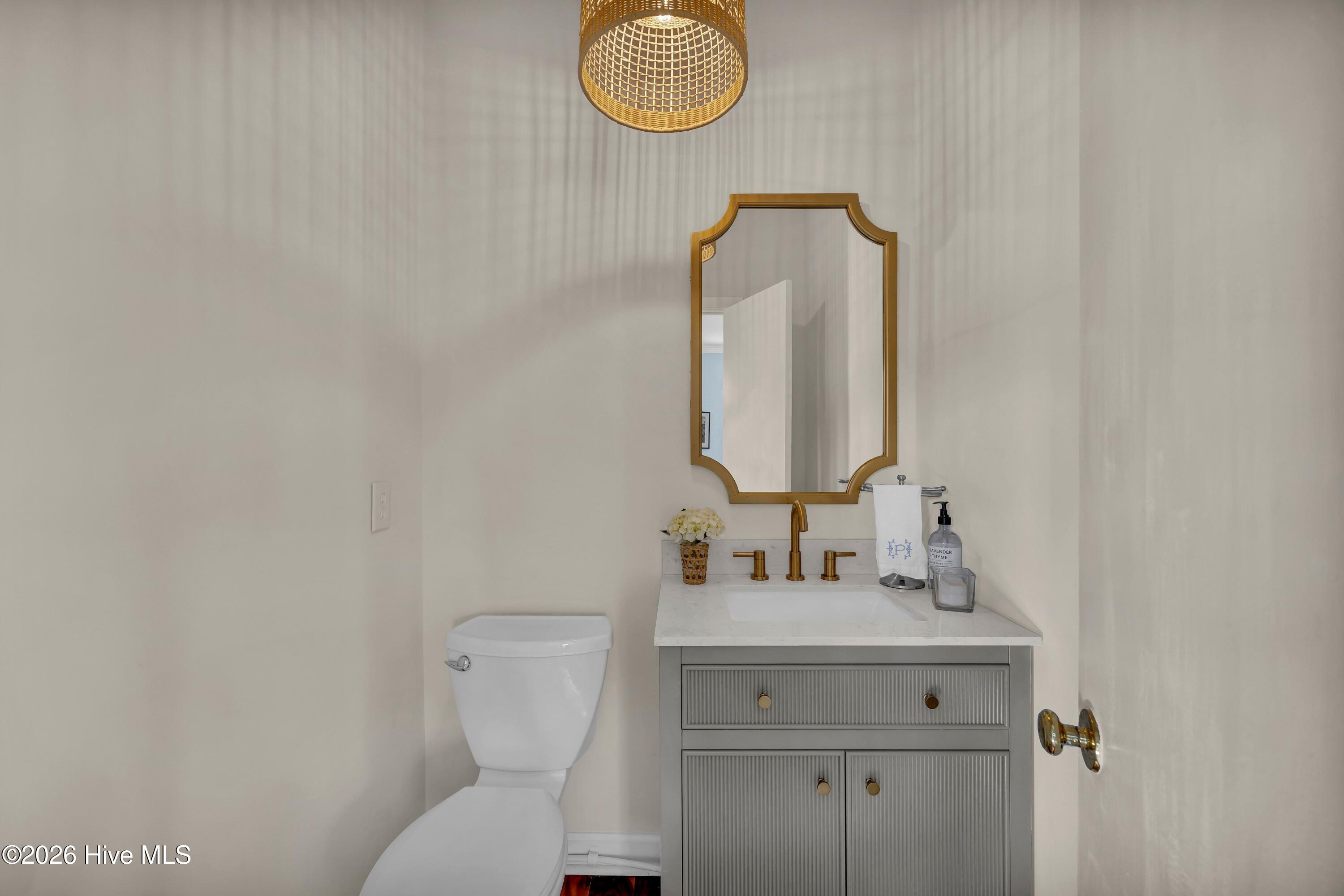 100547947 | Photo 14