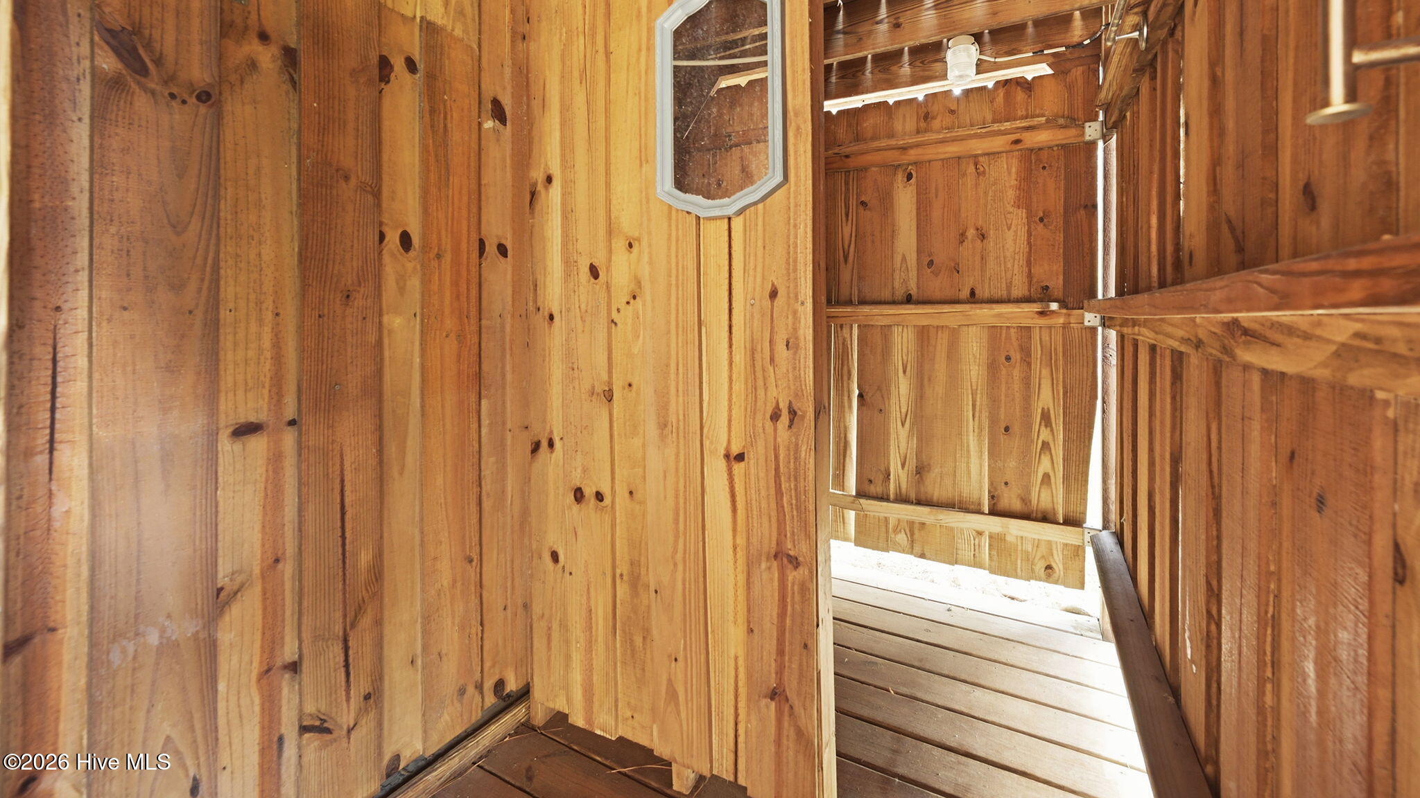 46-web-or-mls-298 Bayshore Drive-46