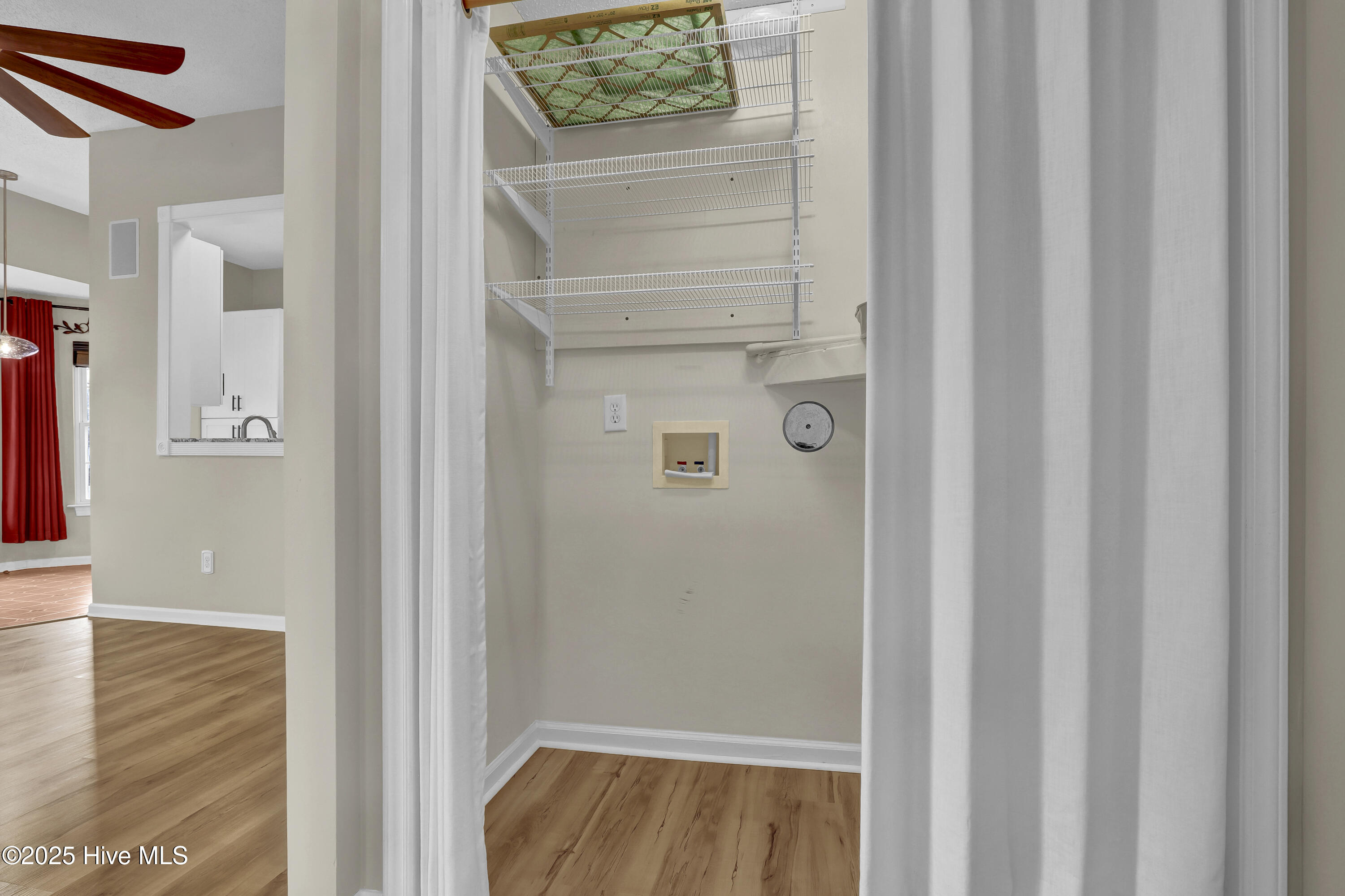 100544168 | Photo 13