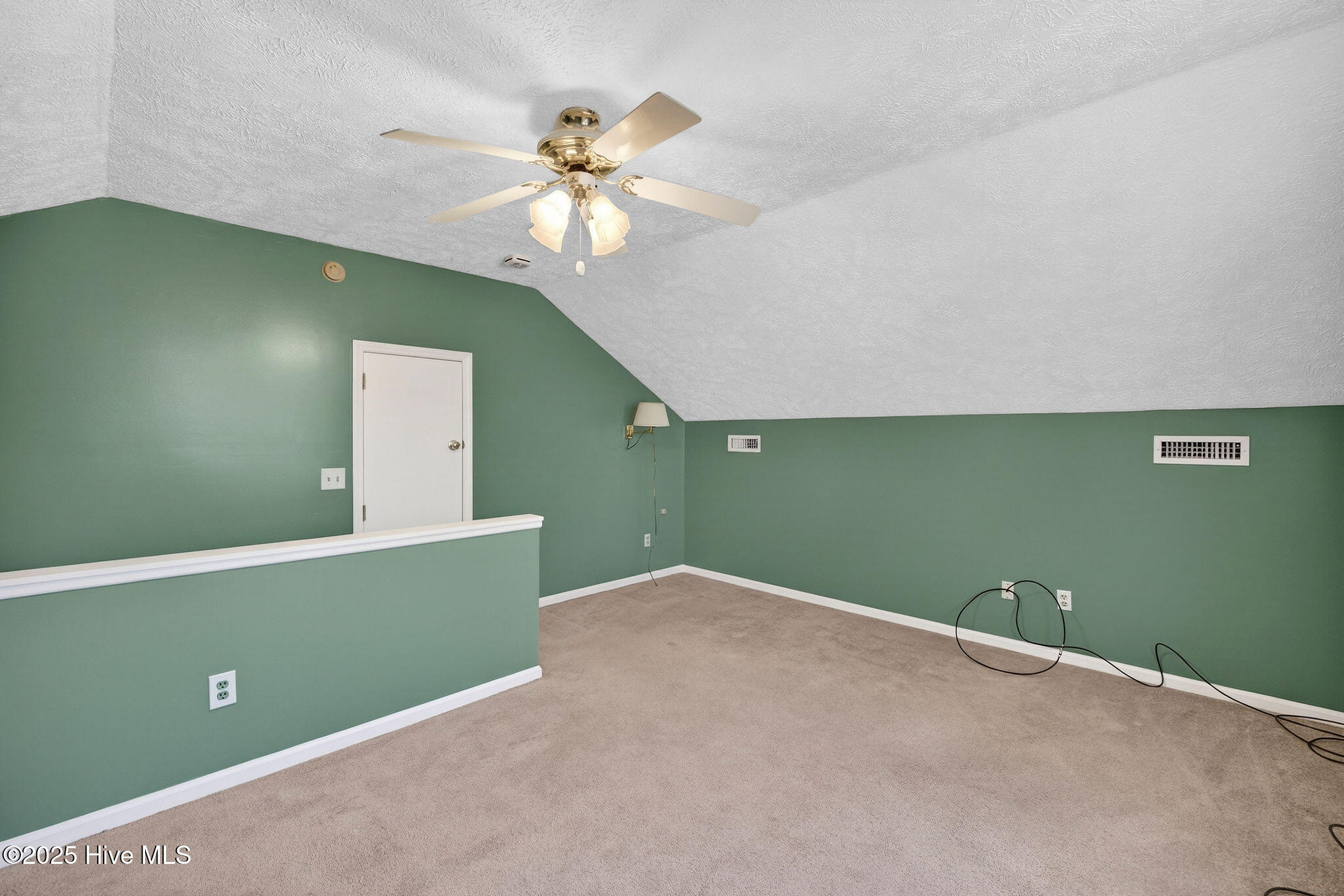 100545478 | Photo 21