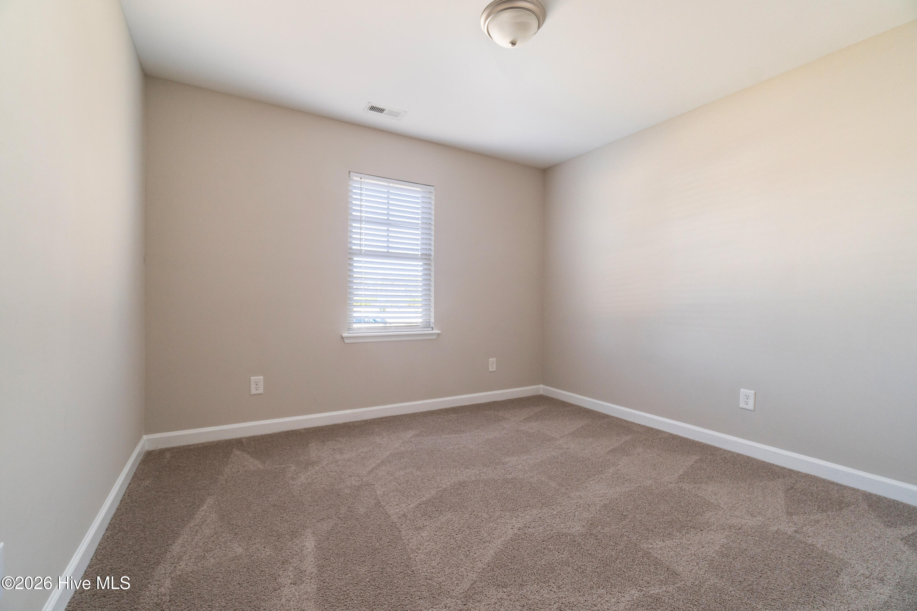 100551044 | Photo 14