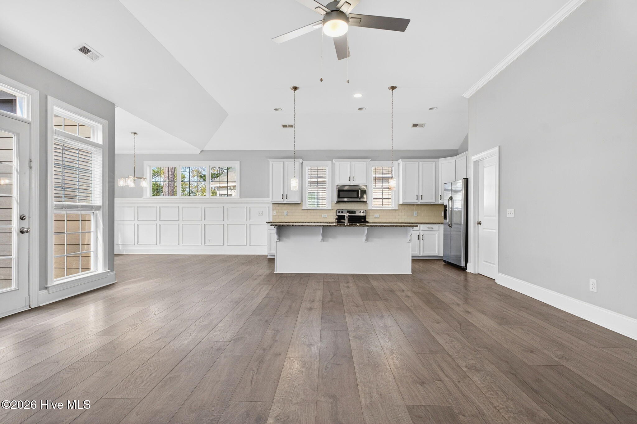 100563252 | Photo 11