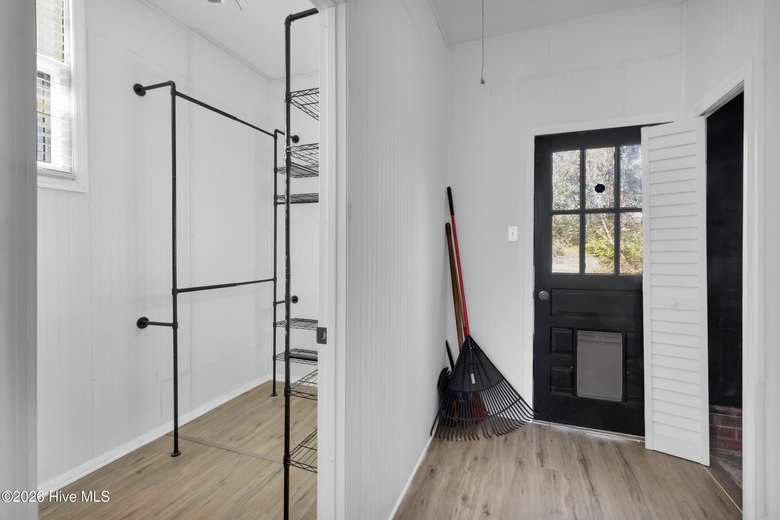 100547330 | Photo 15